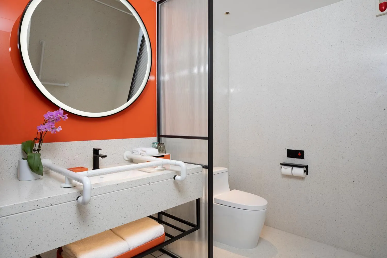 Toilet in EVEN Hotel Chengdu Jinniu by IHG