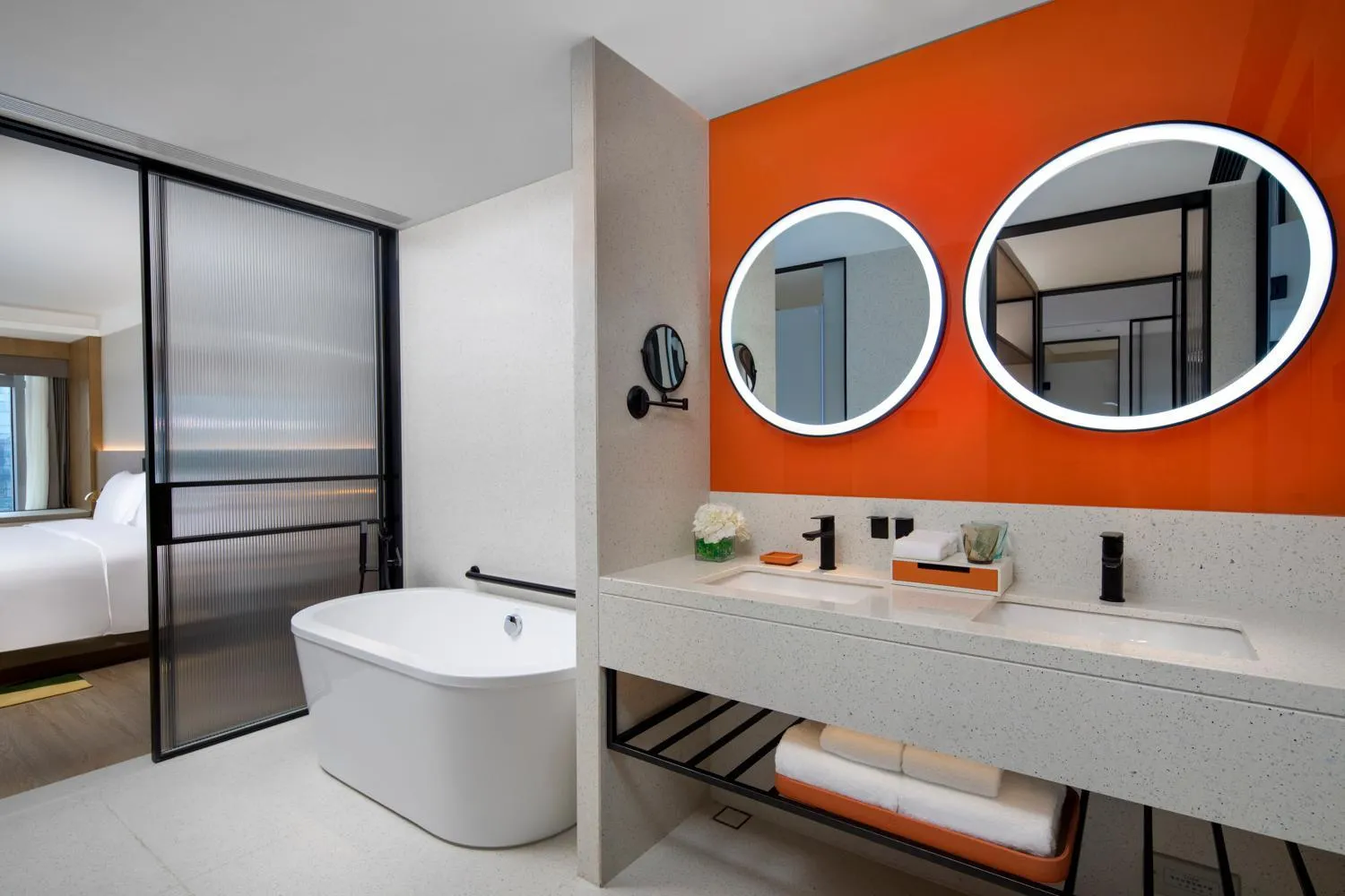 Bathroom, Bed in EVEN Hotel Chengdu Jinniu by IHG