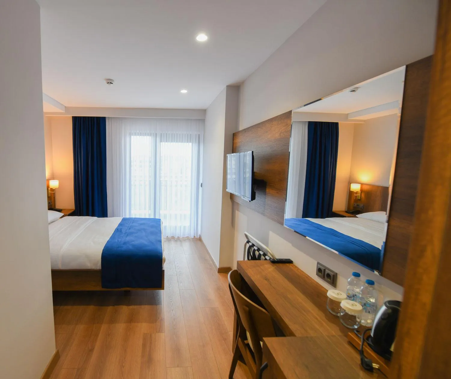 Photo of the whole room, Bed in REF İNN HOTEL