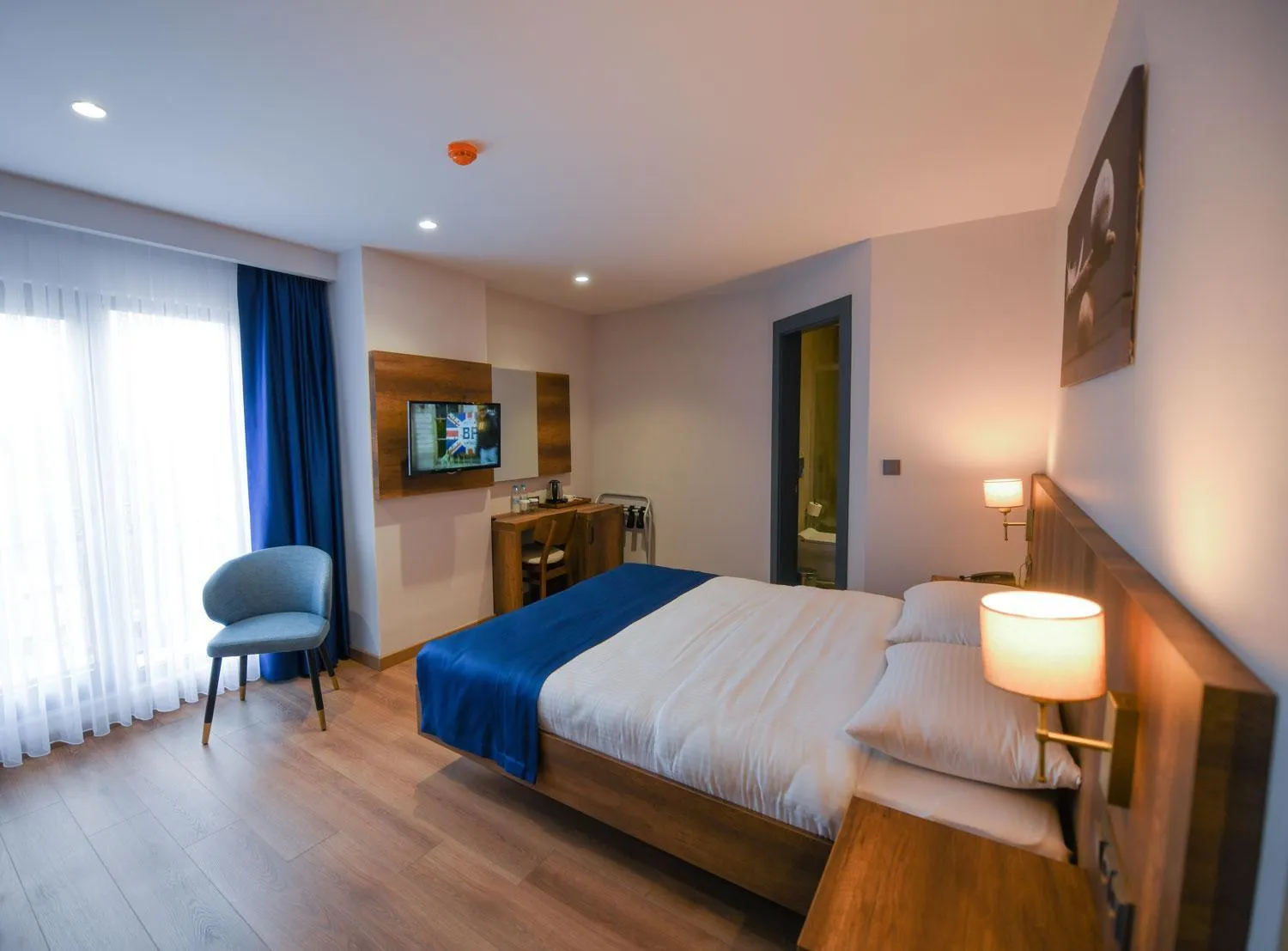 Photo of the whole room, Bed in REF İNN HOTEL