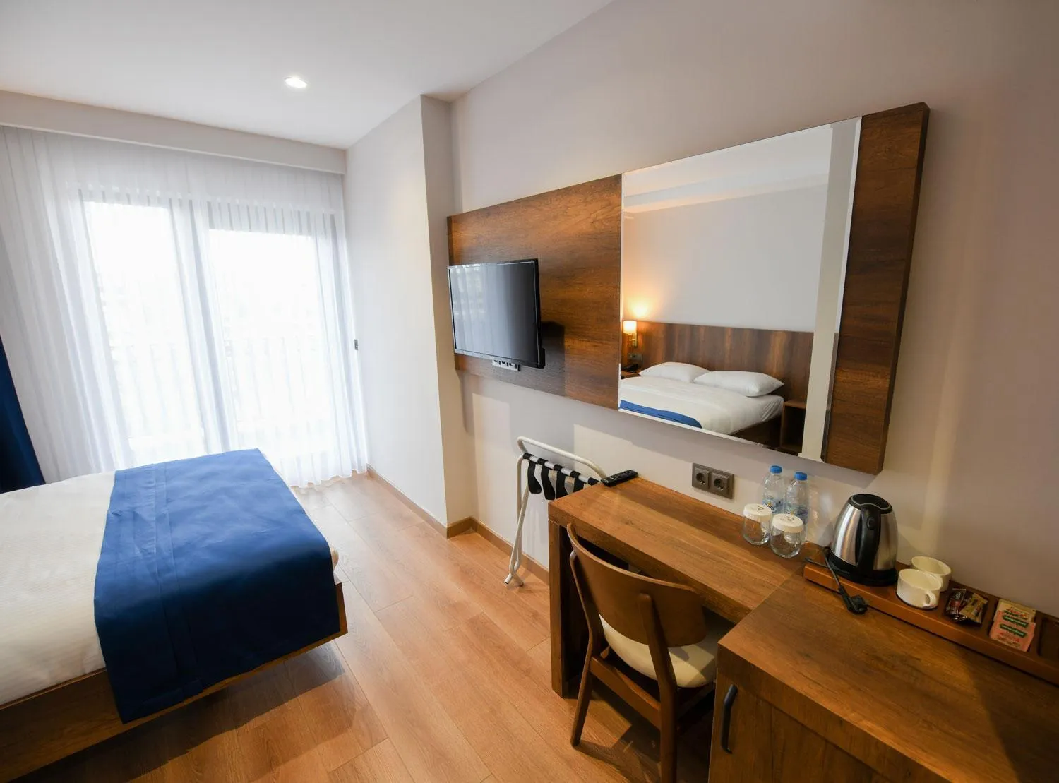 Photo of the whole room, Bed in REF İNN HOTEL