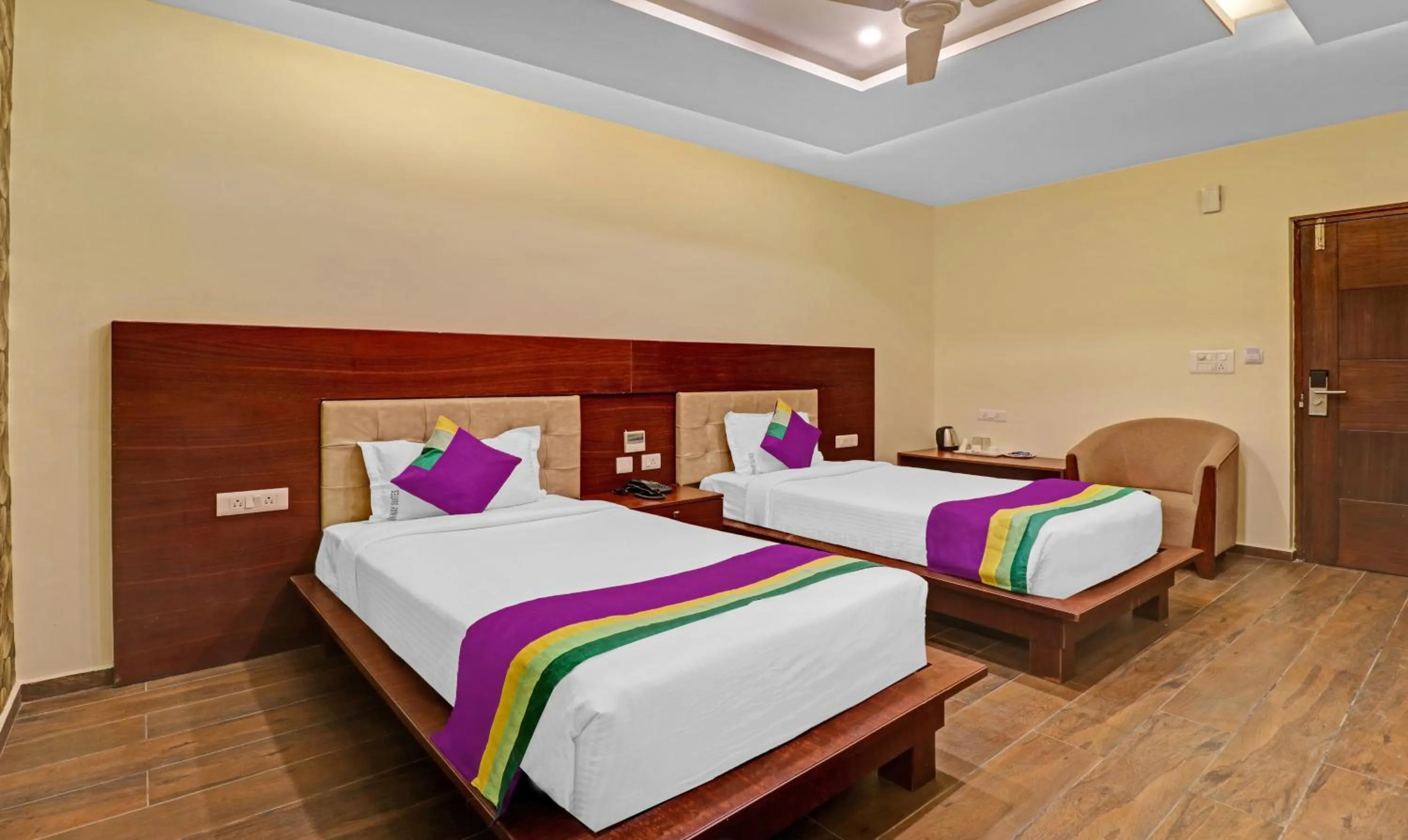 Bedroom, Bed in Treebo Premium Runway Suites, Marathahalli