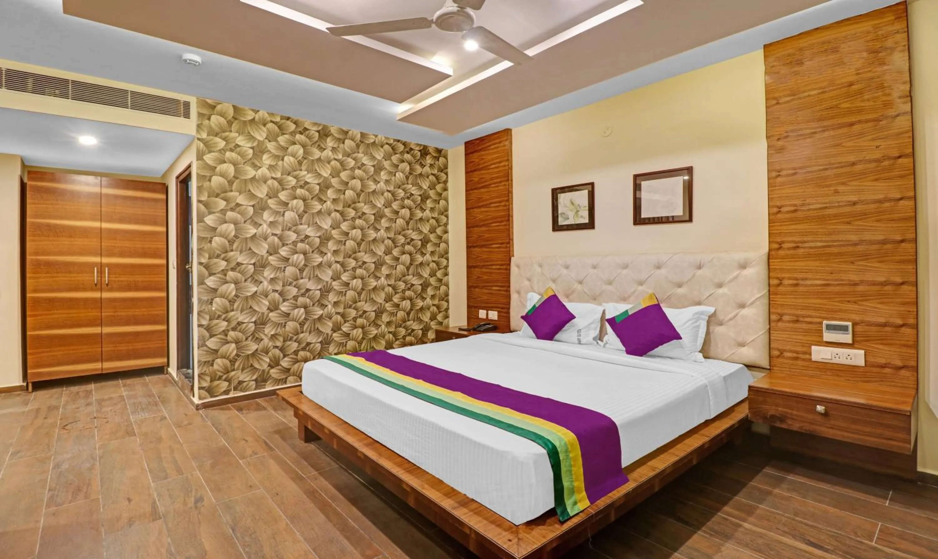 Bedroom, Bed in Treebo Premium Runway Suites, Marathahalli