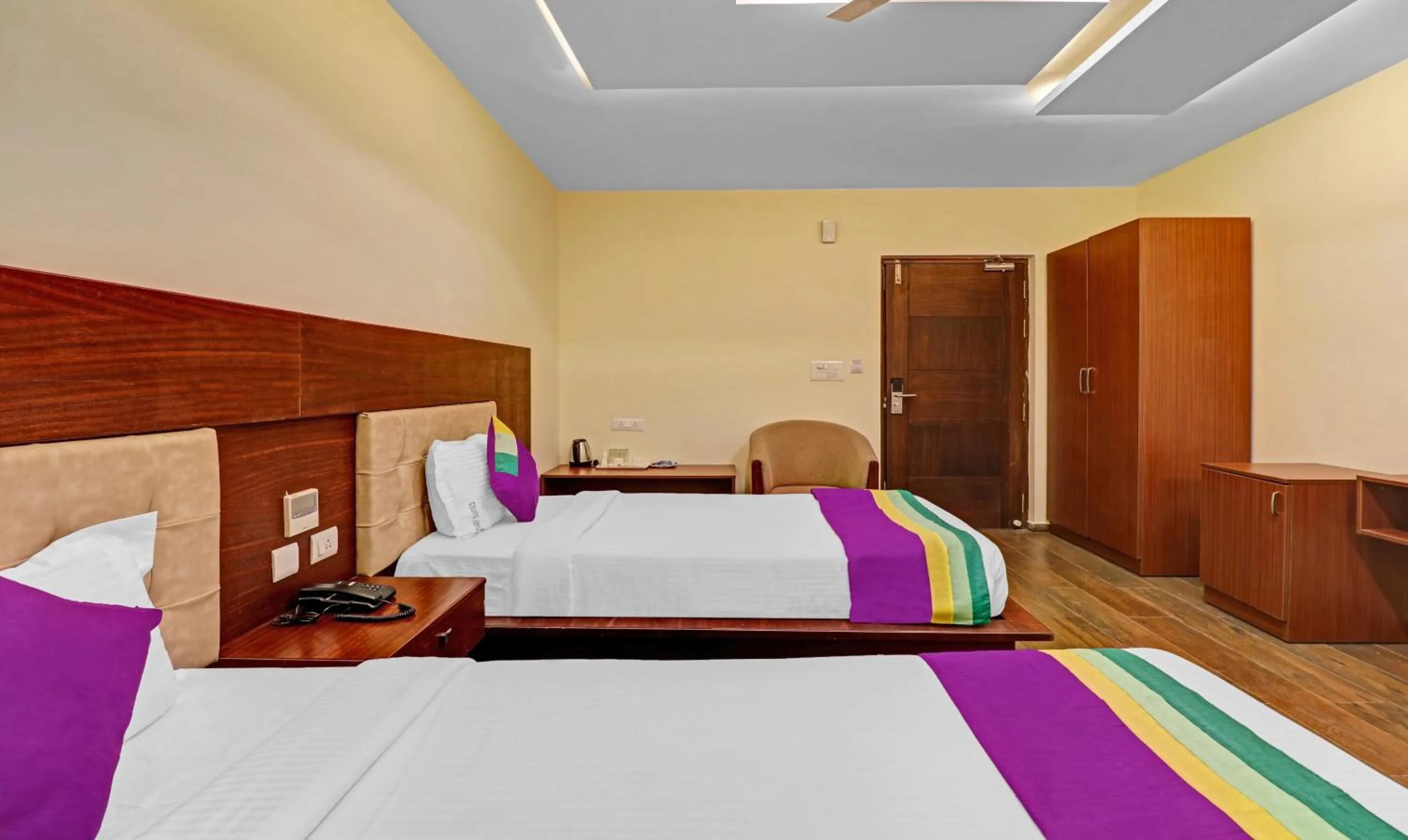 Bedroom, Bed in Treebo Premium Runway Suites, Marathahalli
