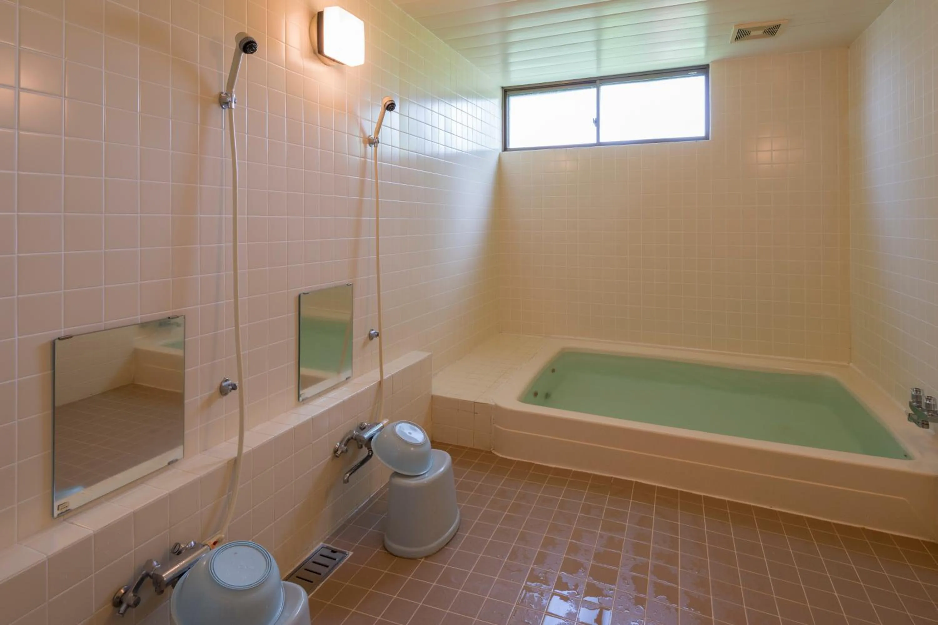 Shower in Guest house Maroudo