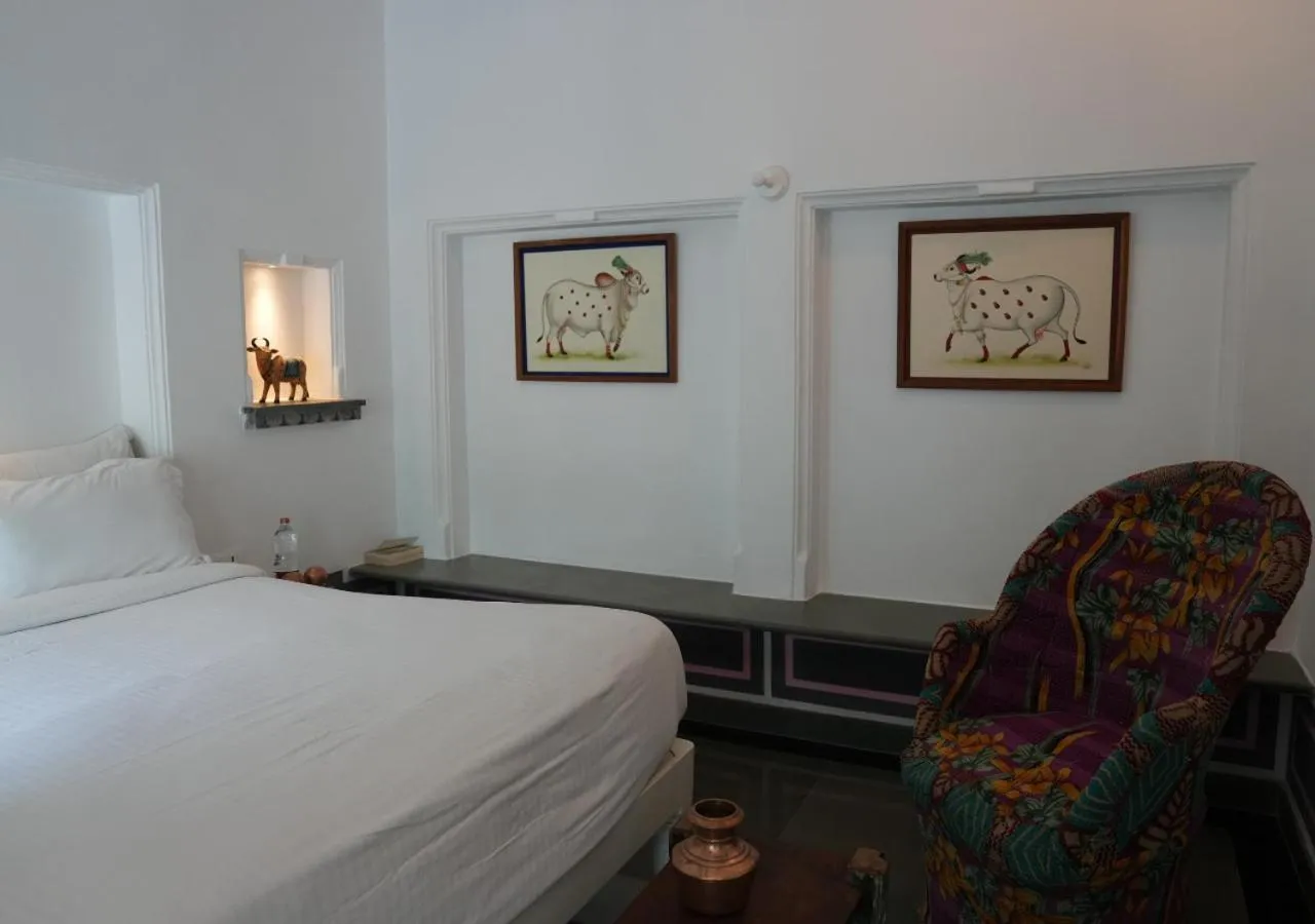 Decorative detail, Bed in Little Garden Guest House