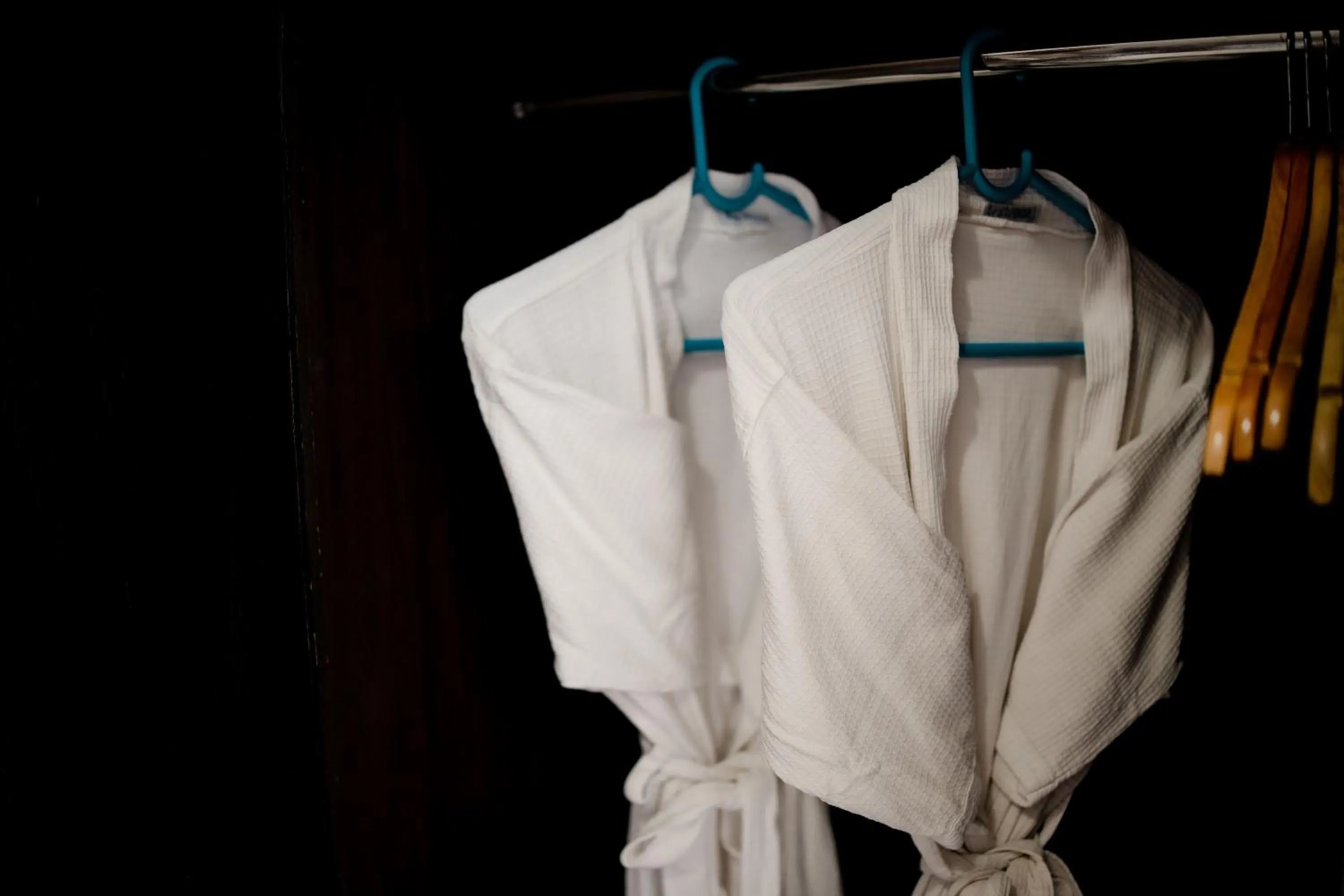 Shower in Regenta Baywatch Resort, Goa