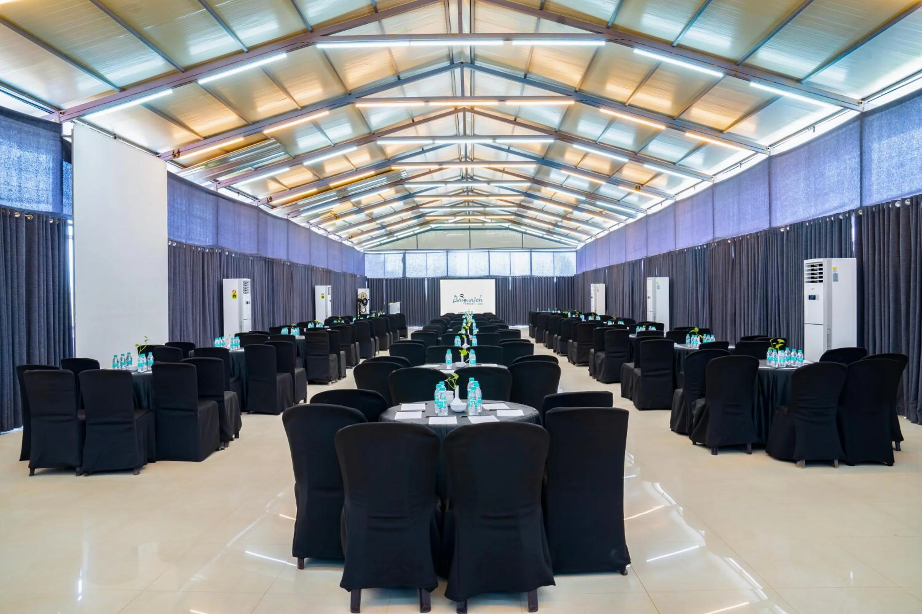 Meeting/conference room in Regenta Baywatch Resort, Goa