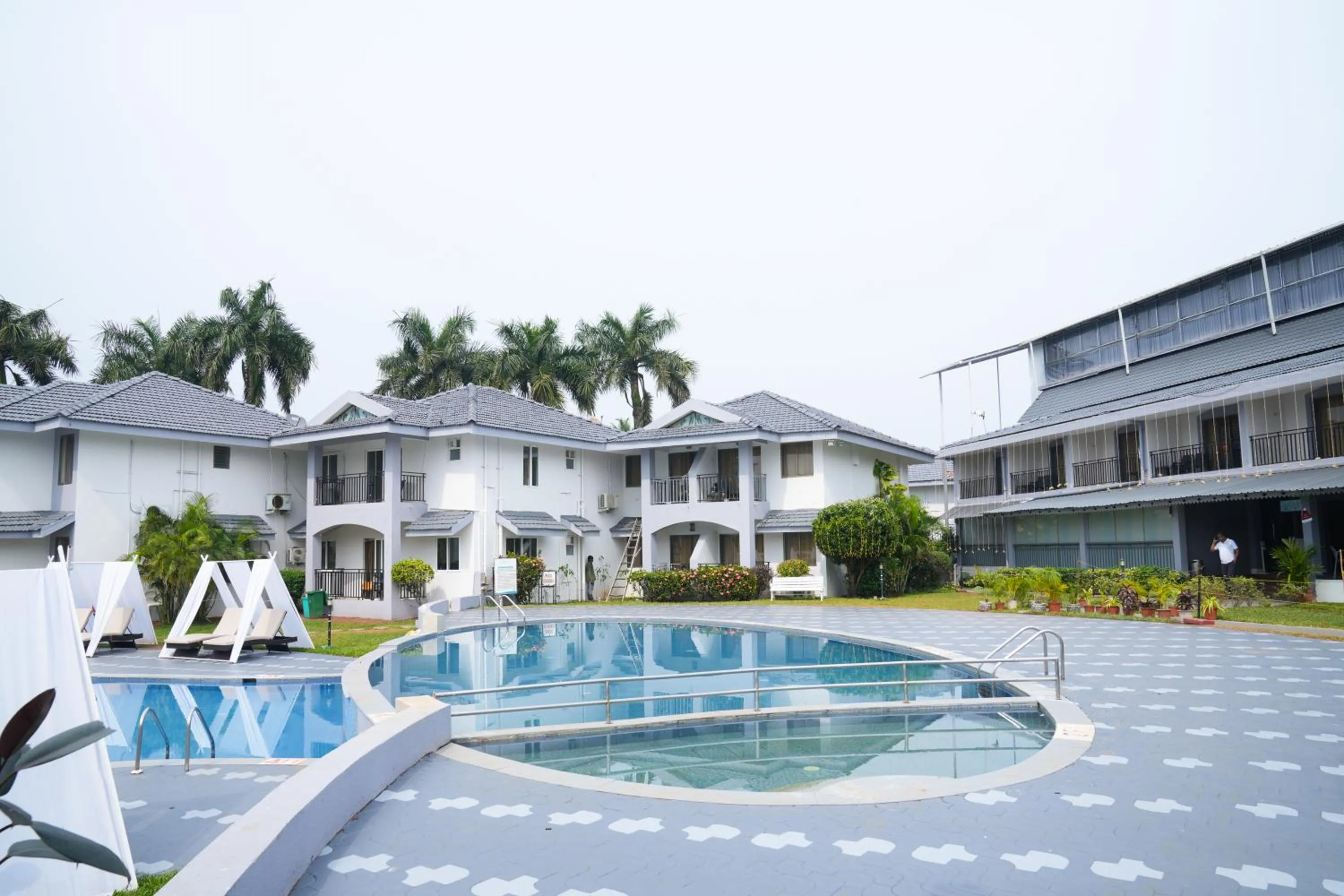 Swimming pool in Regenta Baywatch Resort, Goa