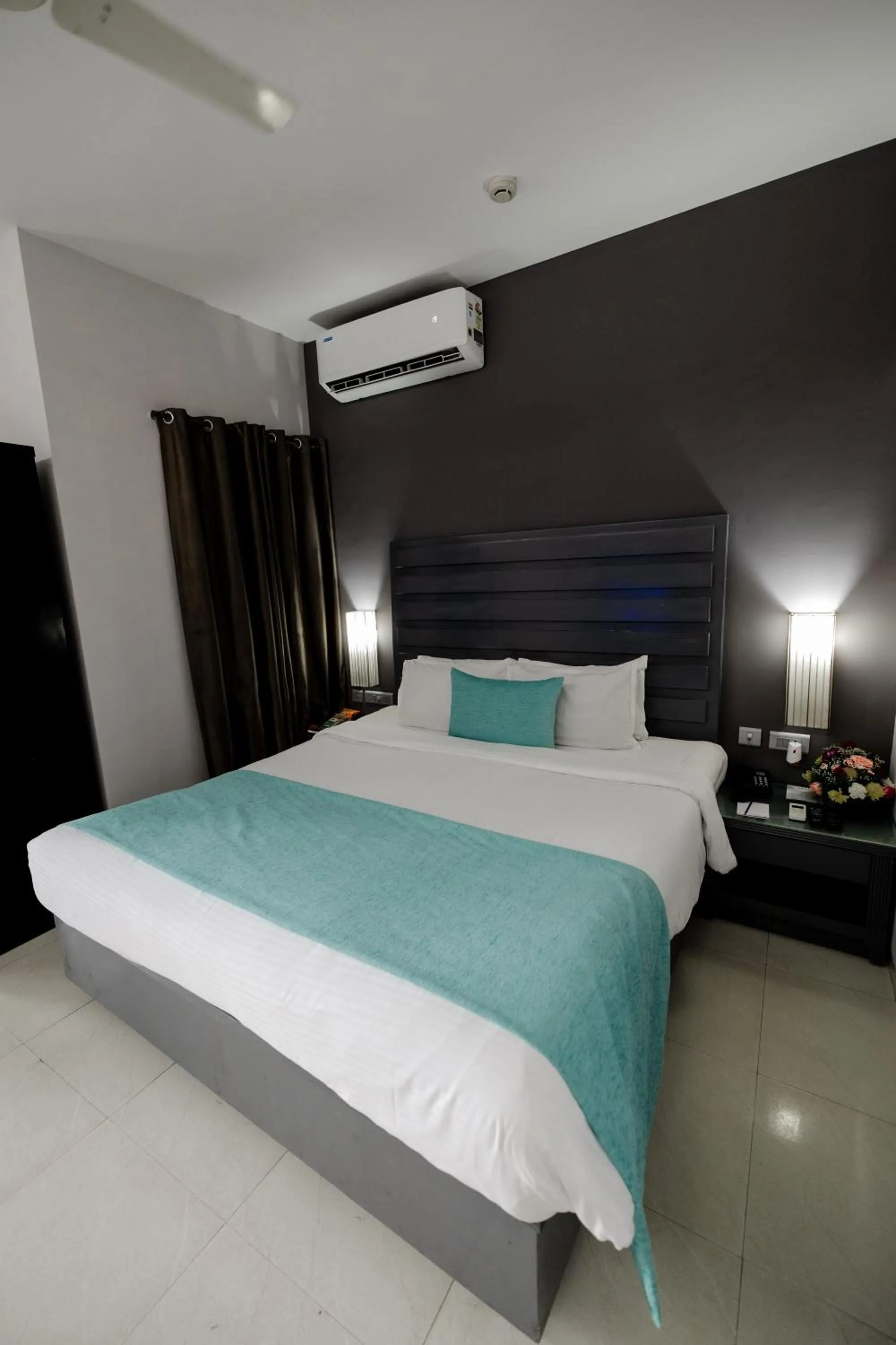 Bedroom, Bed in Regenta Baywatch Resort, Goa