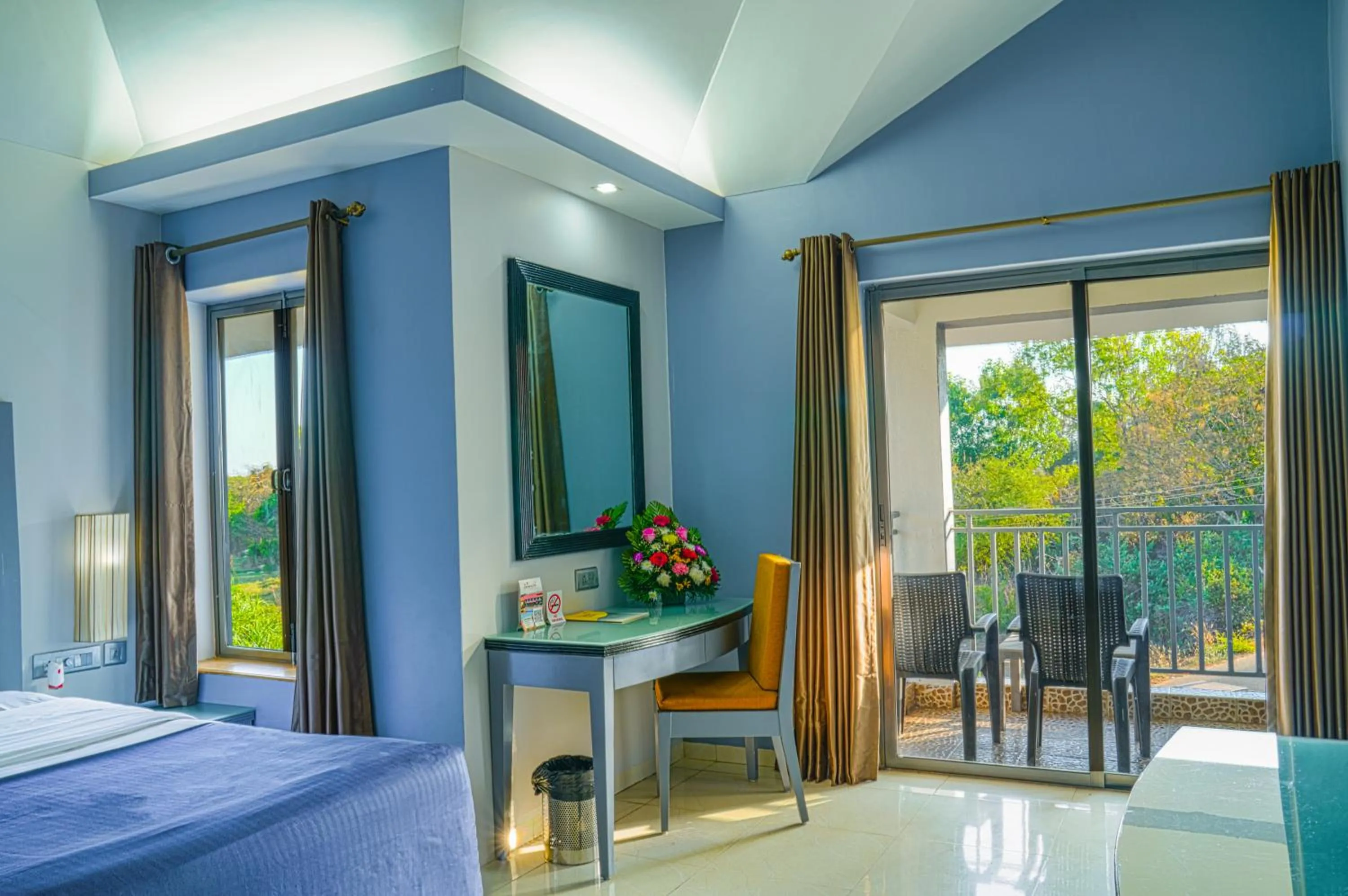 Bedroom, Bed in Regenta Baywatch Resort, Goa