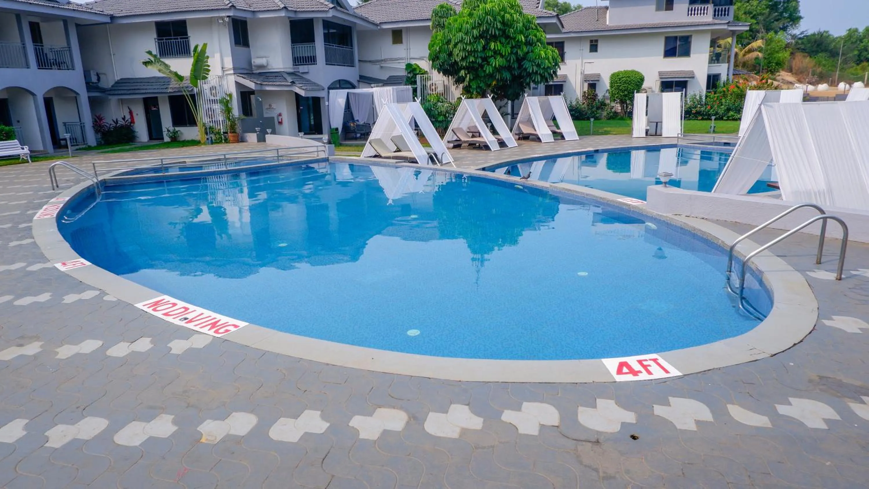 Swimming pool in Regenta Baywatch Resort, Goa