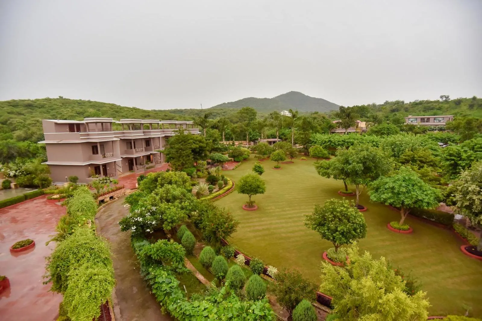 Garden in Araliayas Resort & Spa