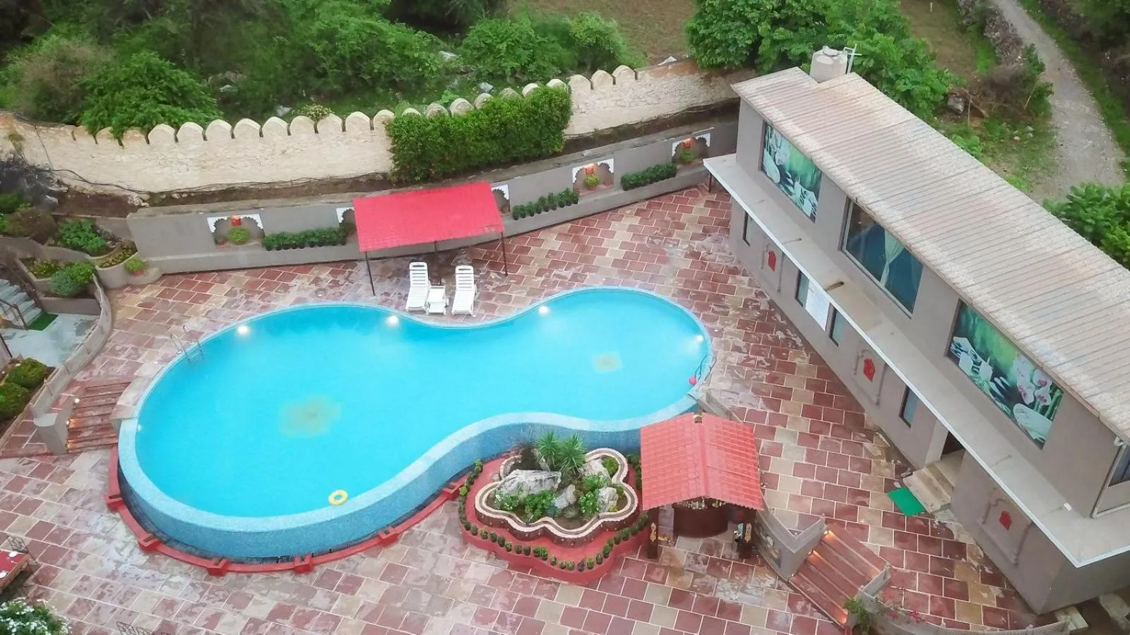 Pool view in Araliayas Resort & Spa