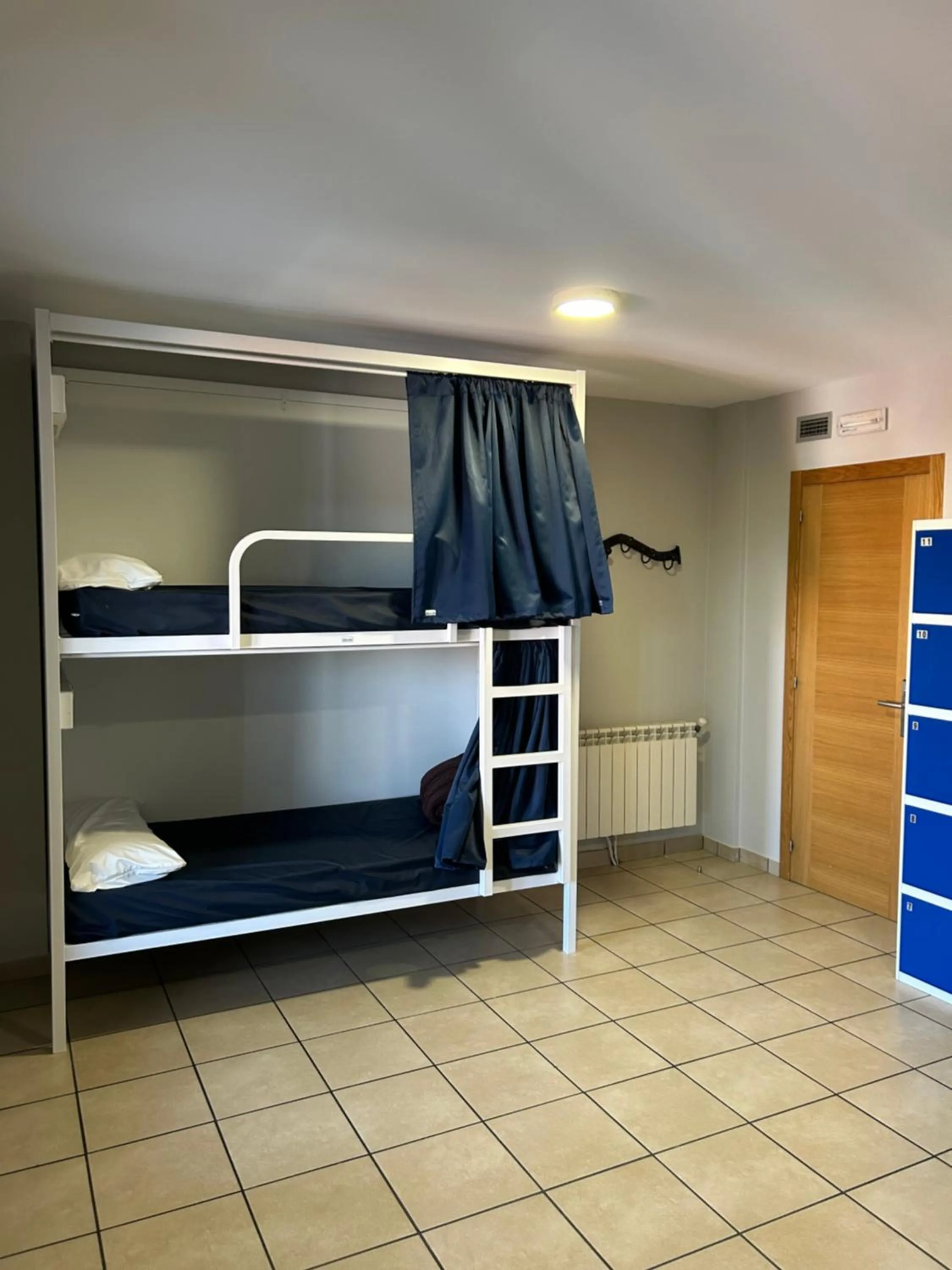 Photo of the whole room, Bed in Albergue San Anton