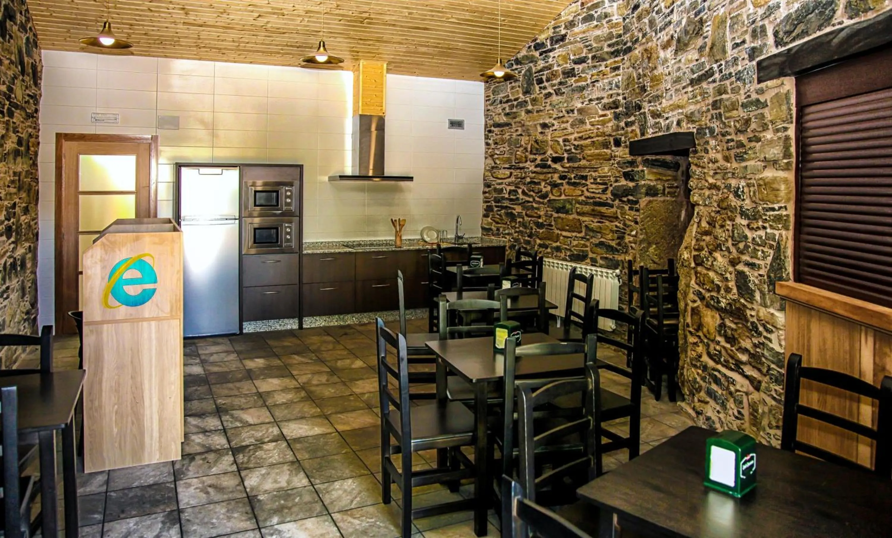 Restaurant/places to eat in Albergue San Anton
