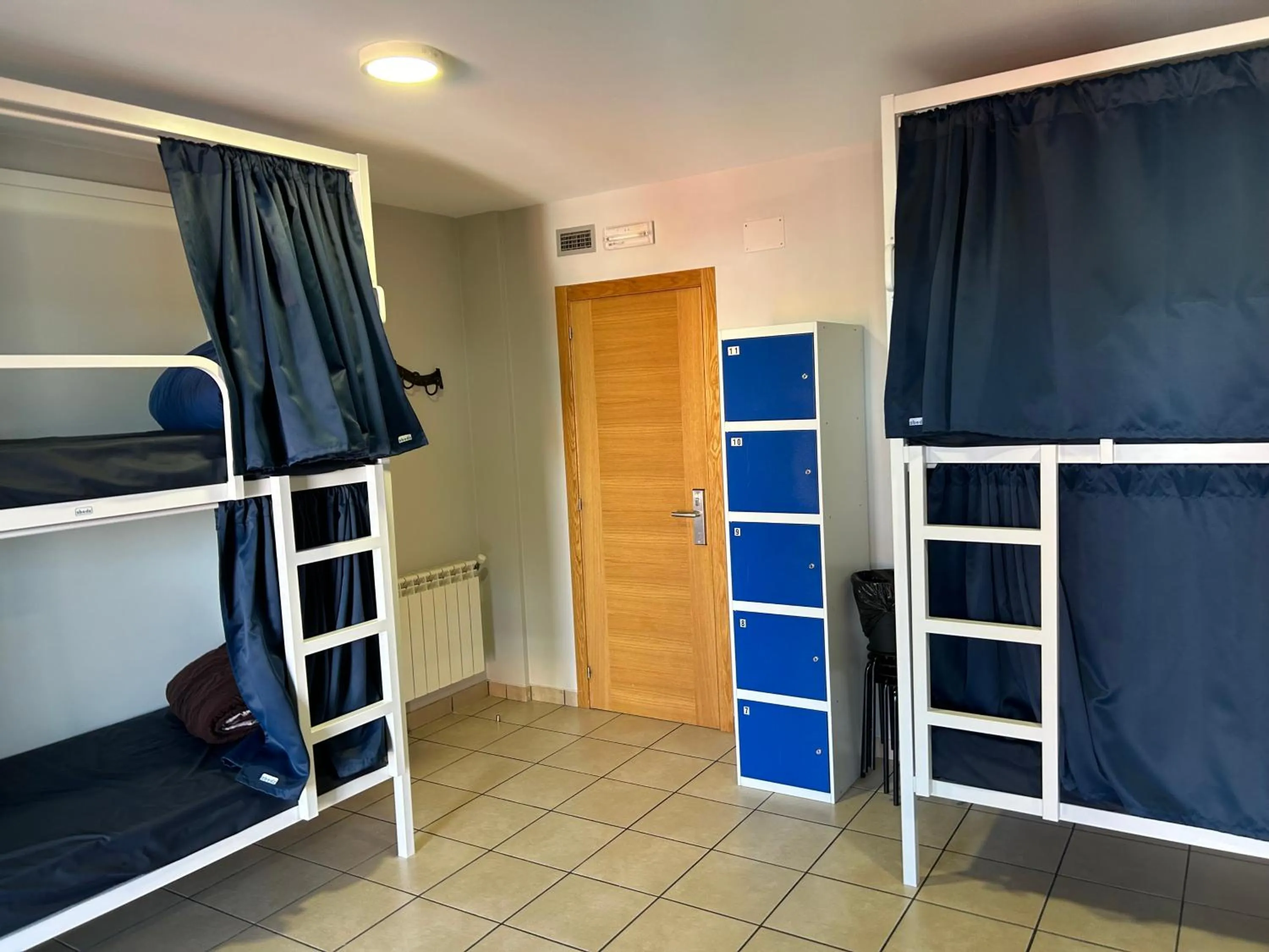 Photo of the whole room, Bed in Albergue San Anton