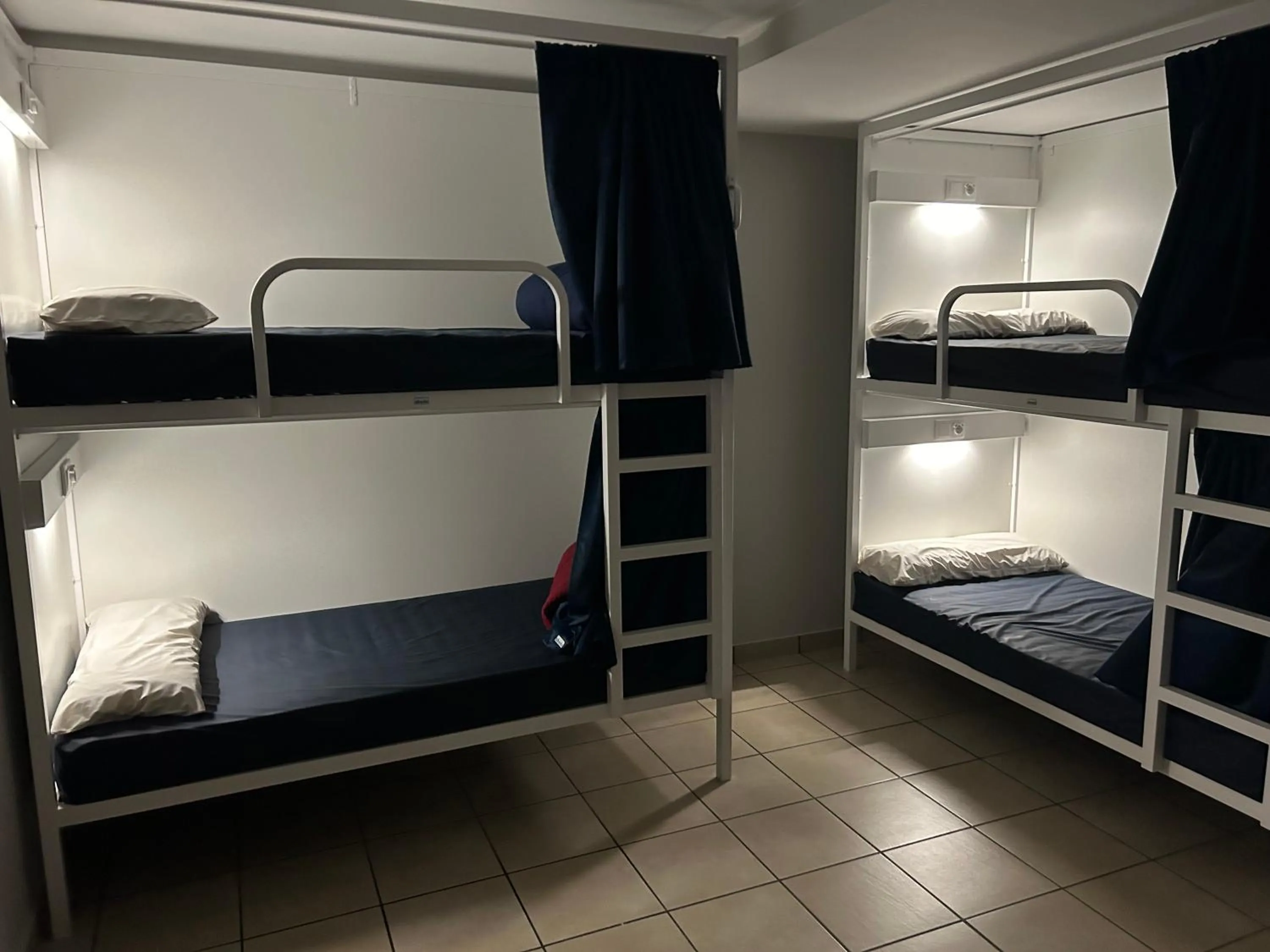 bunk bed, Bed in Albergue San Anton