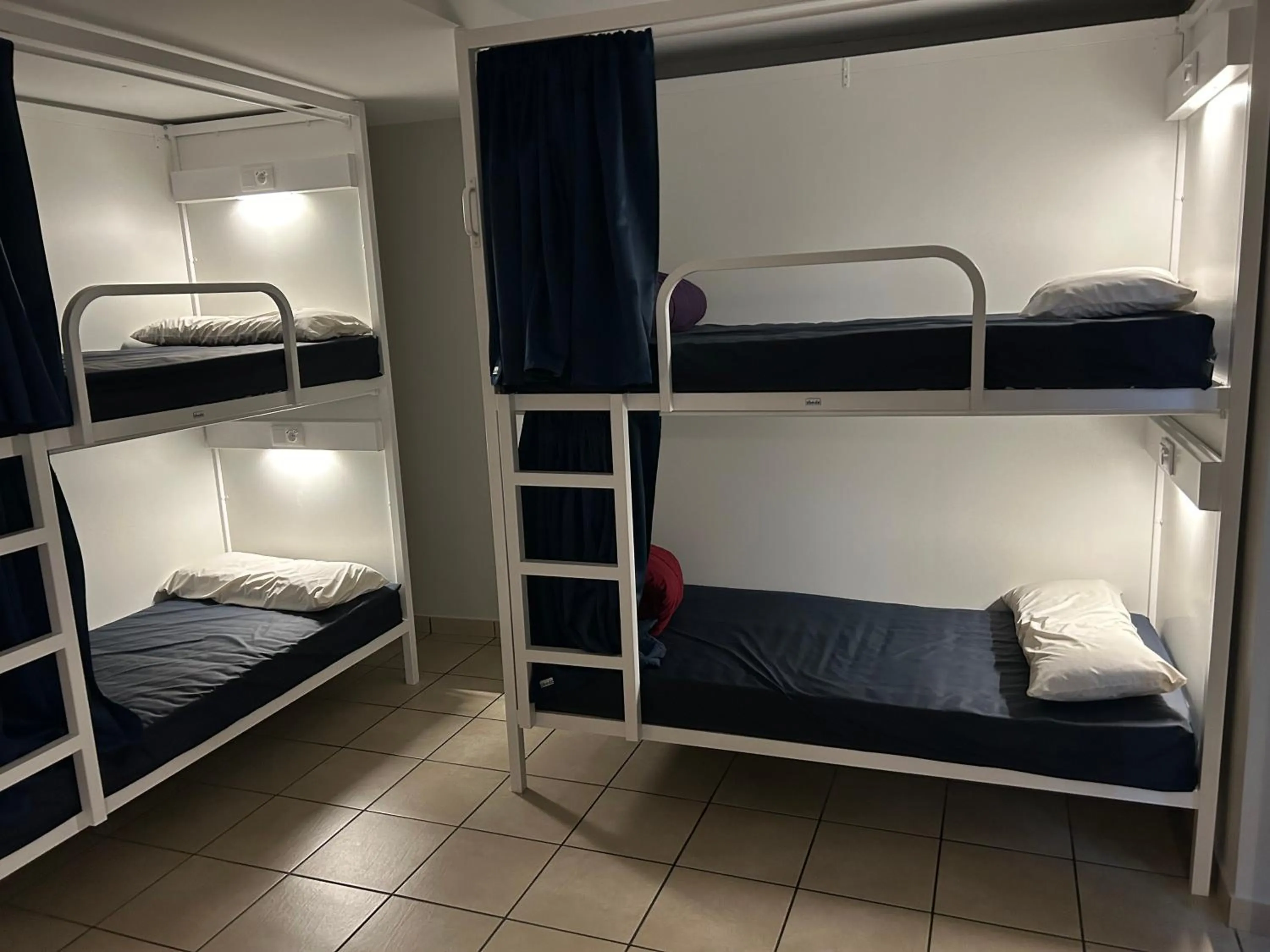 bunk bed, Bed in Albergue San Anton
