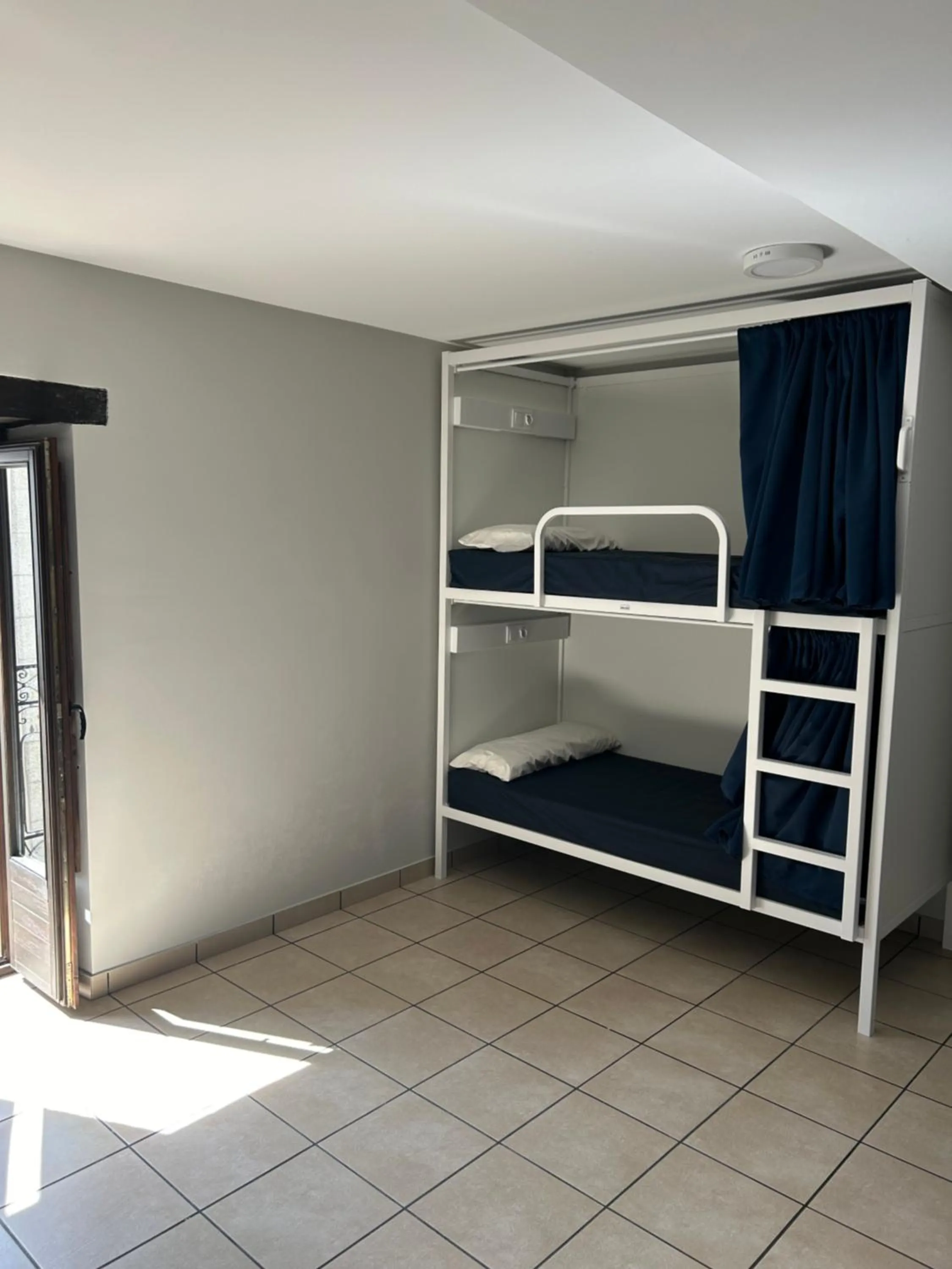 Bed in Albergue San Anton