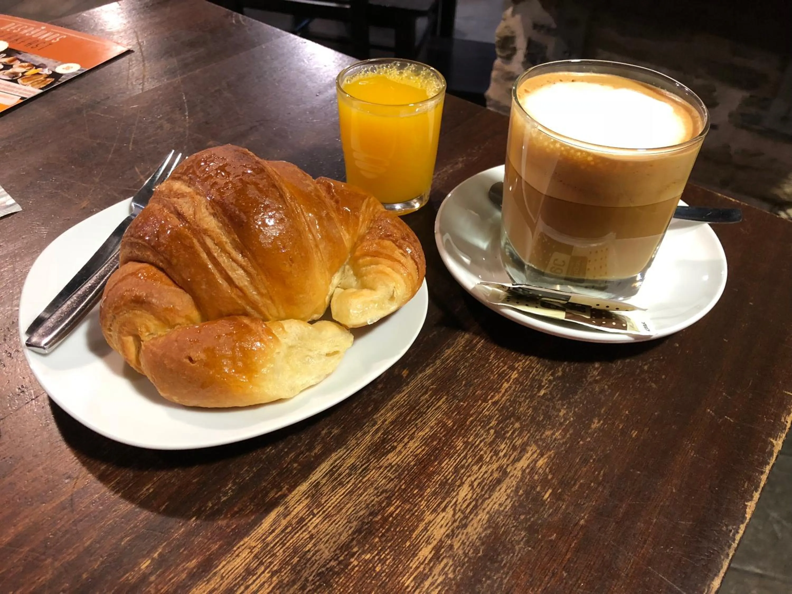 Continental breakfast in Albergue San Anton