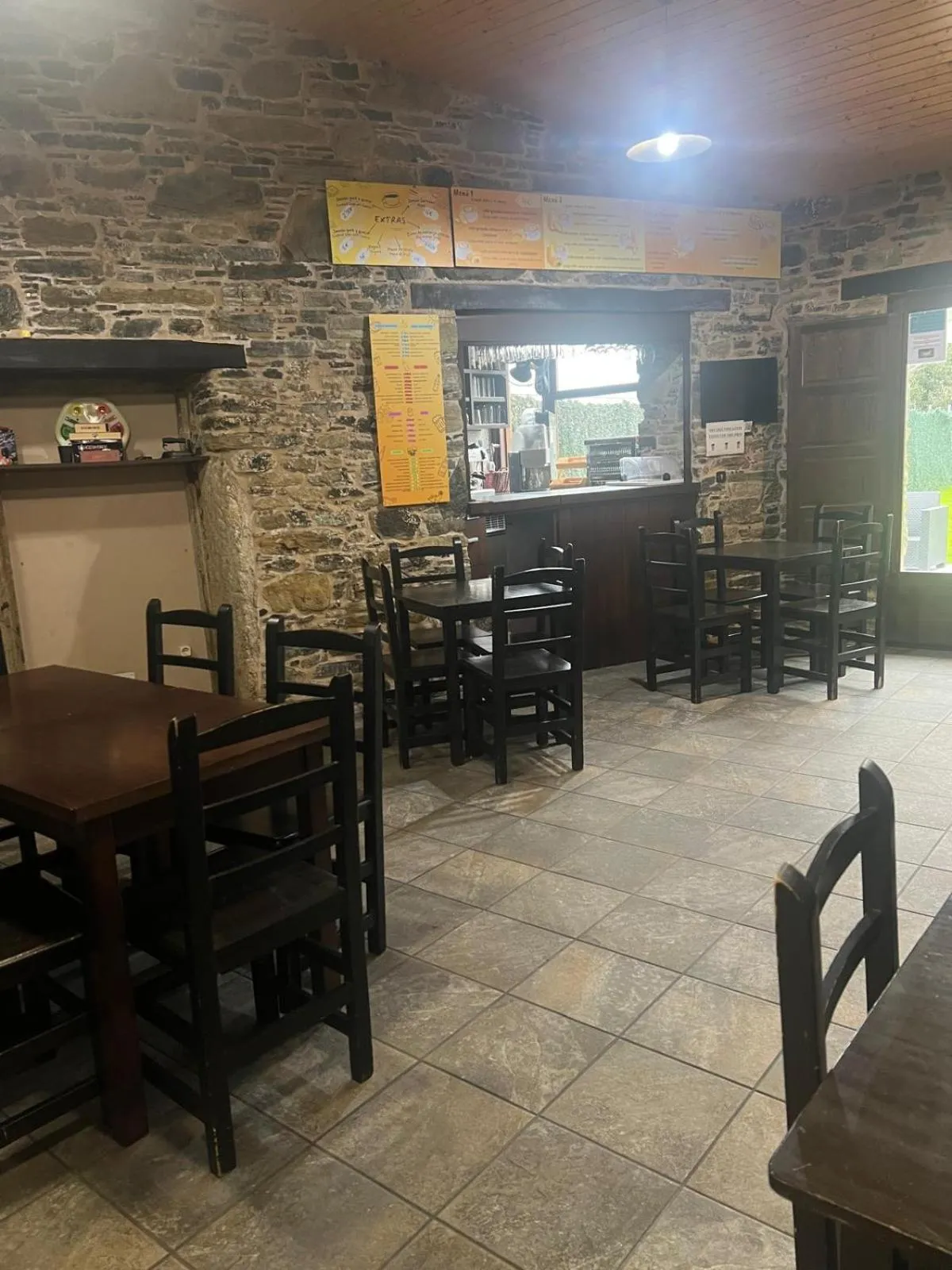 Communal lounge/ TV room in Albergue San Anton