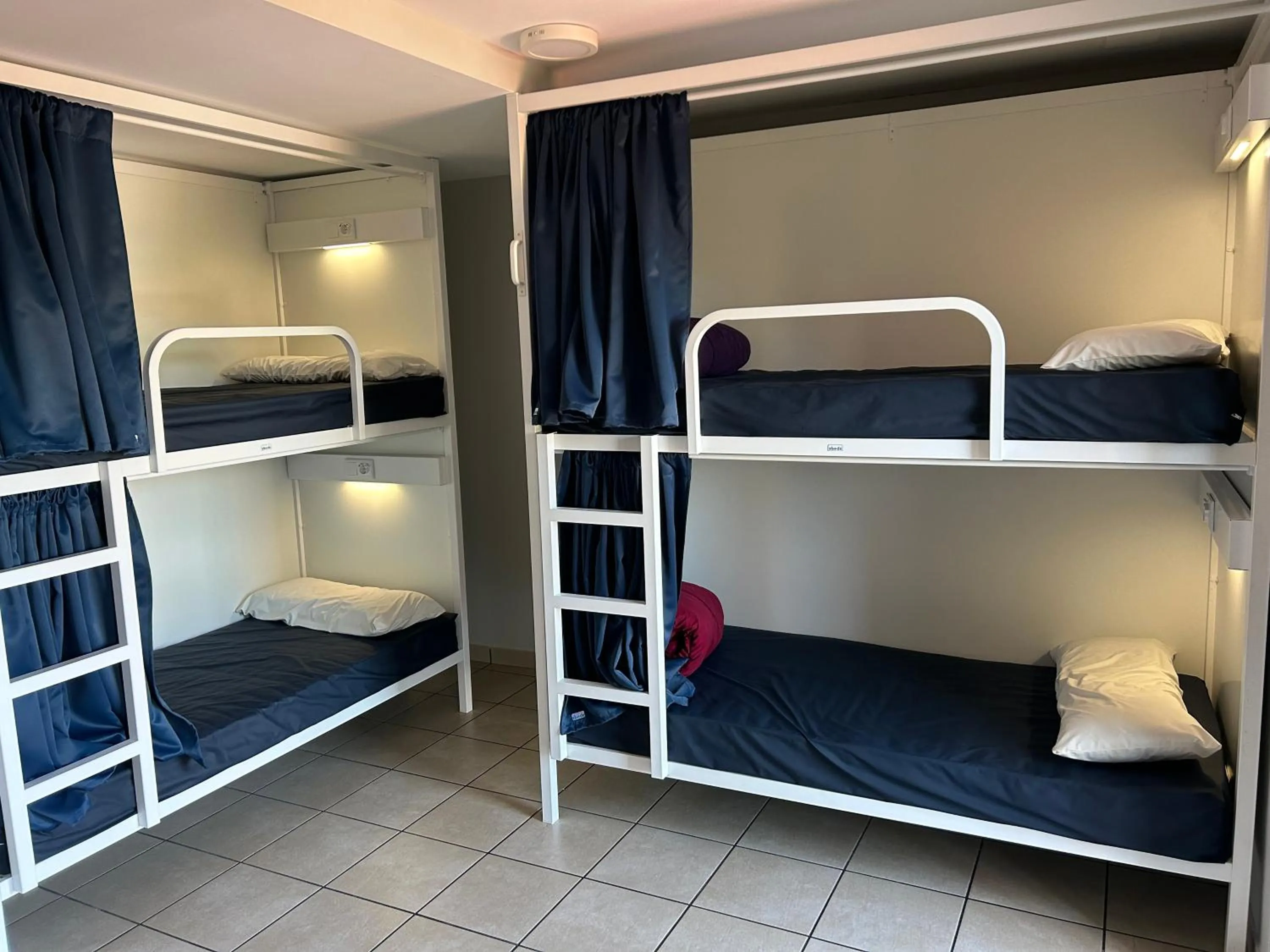 Photo of the whole room, Bed in Albergue San Anton