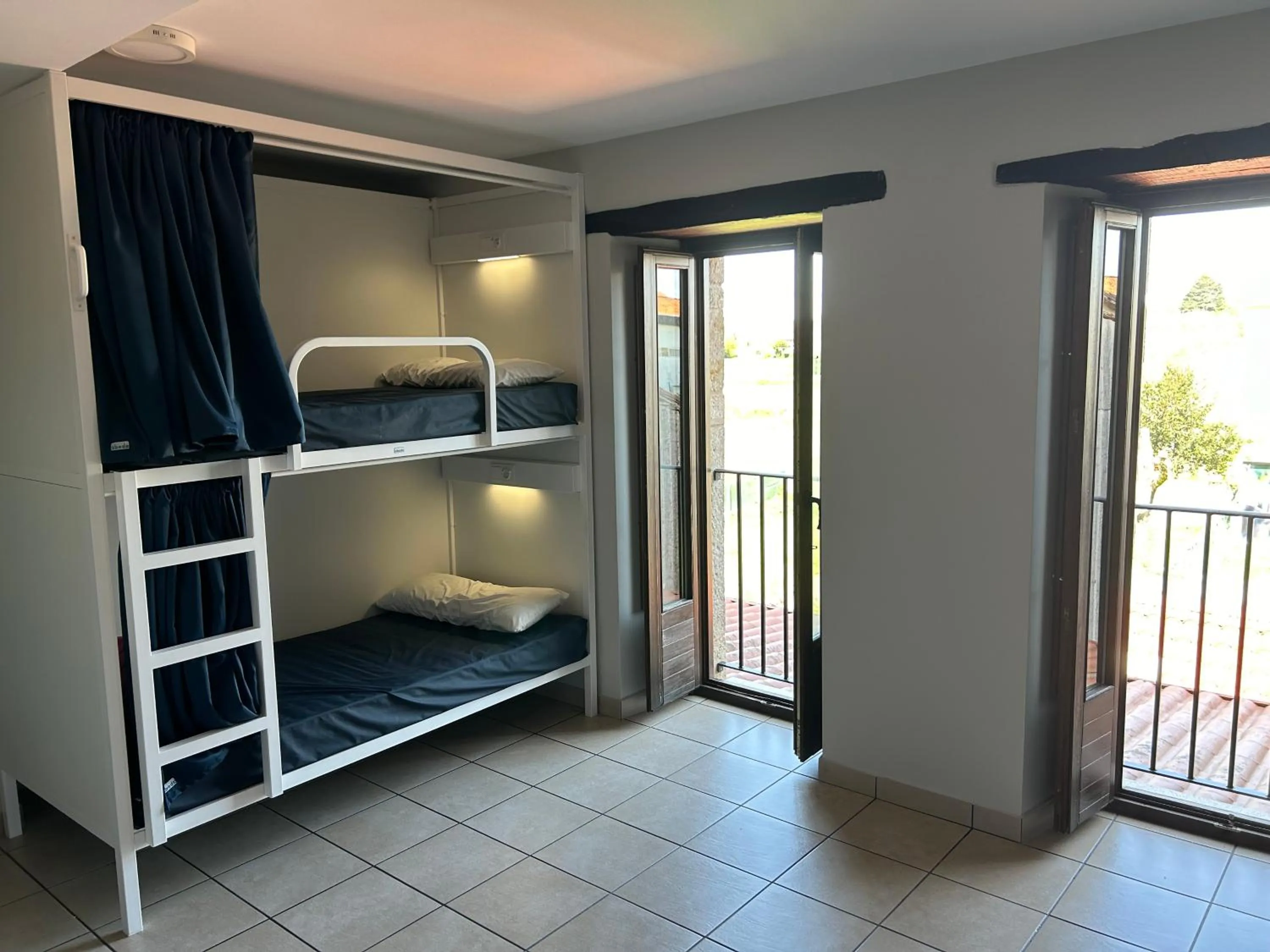 Photo of the whole room, Bed in Albergue San Anton