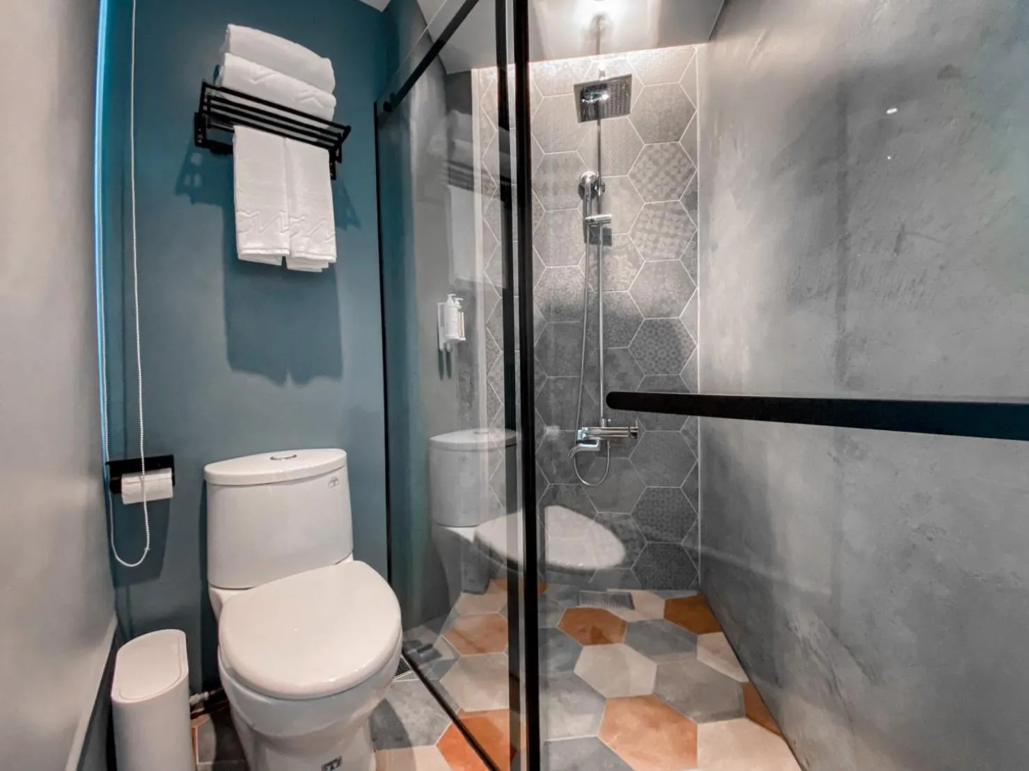 Shower in Hotel Leisure Chiayi