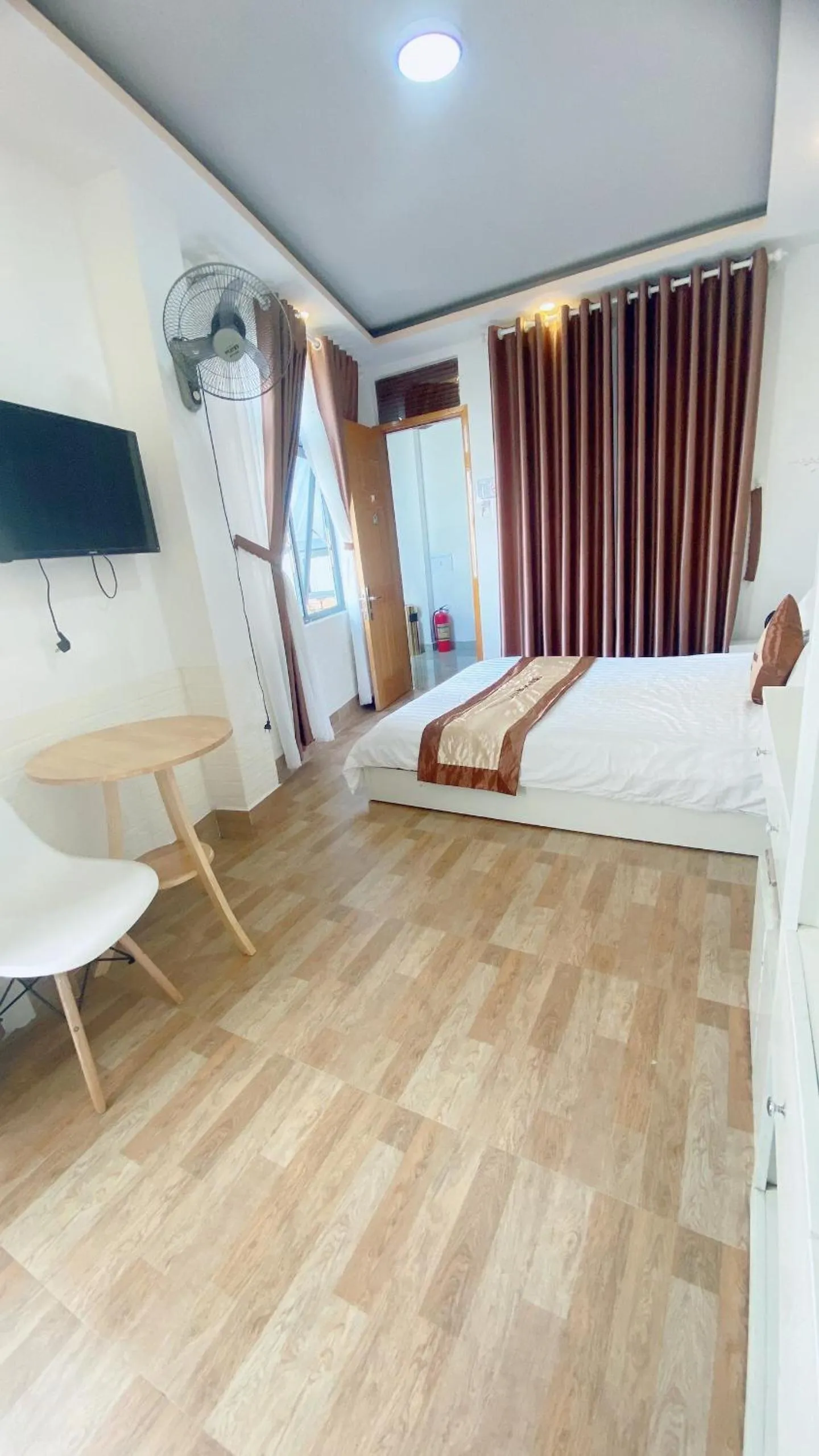 Bedroom, Bed in Minh Quan Hotel