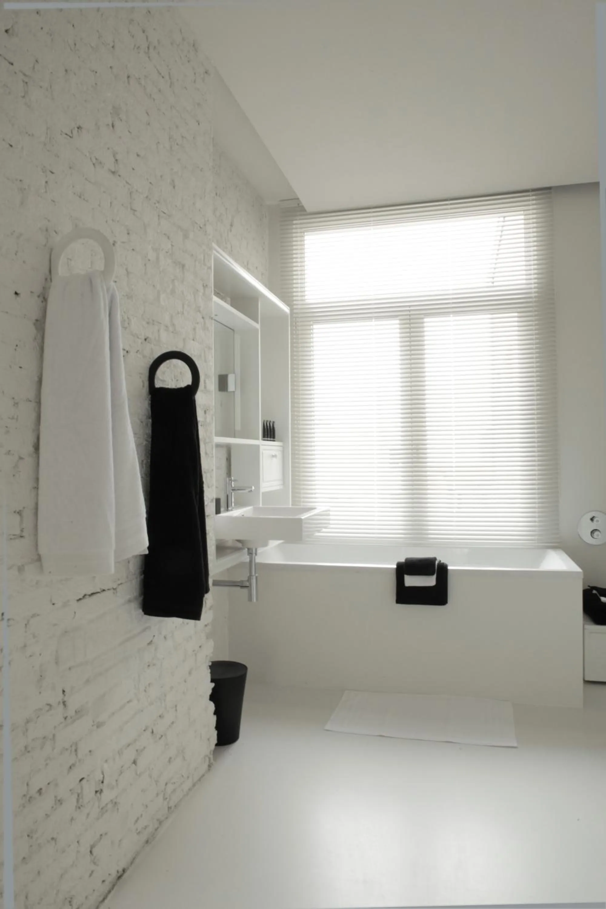 Bathroom in Maison Nationale City Flats & Suites