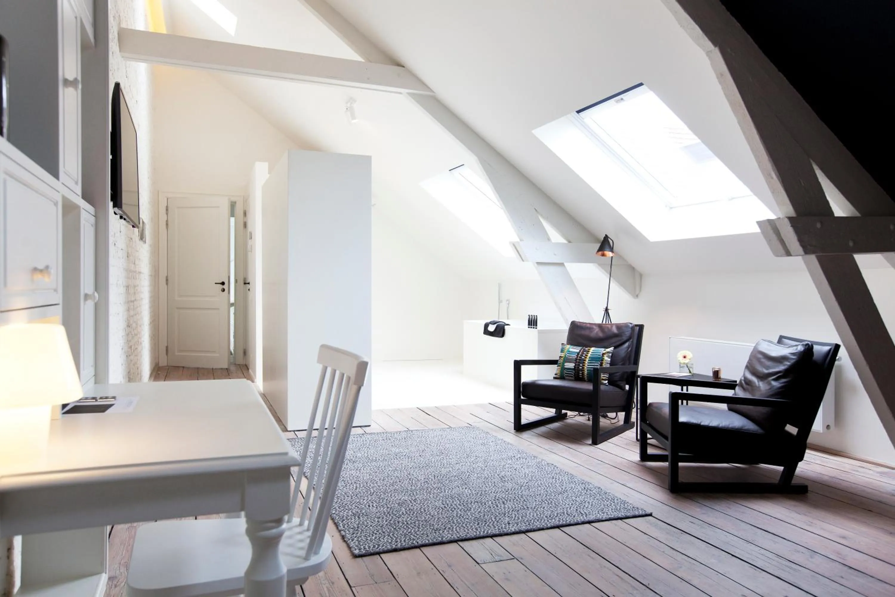 Bathroom in Maison Nationale City Flats & Suites