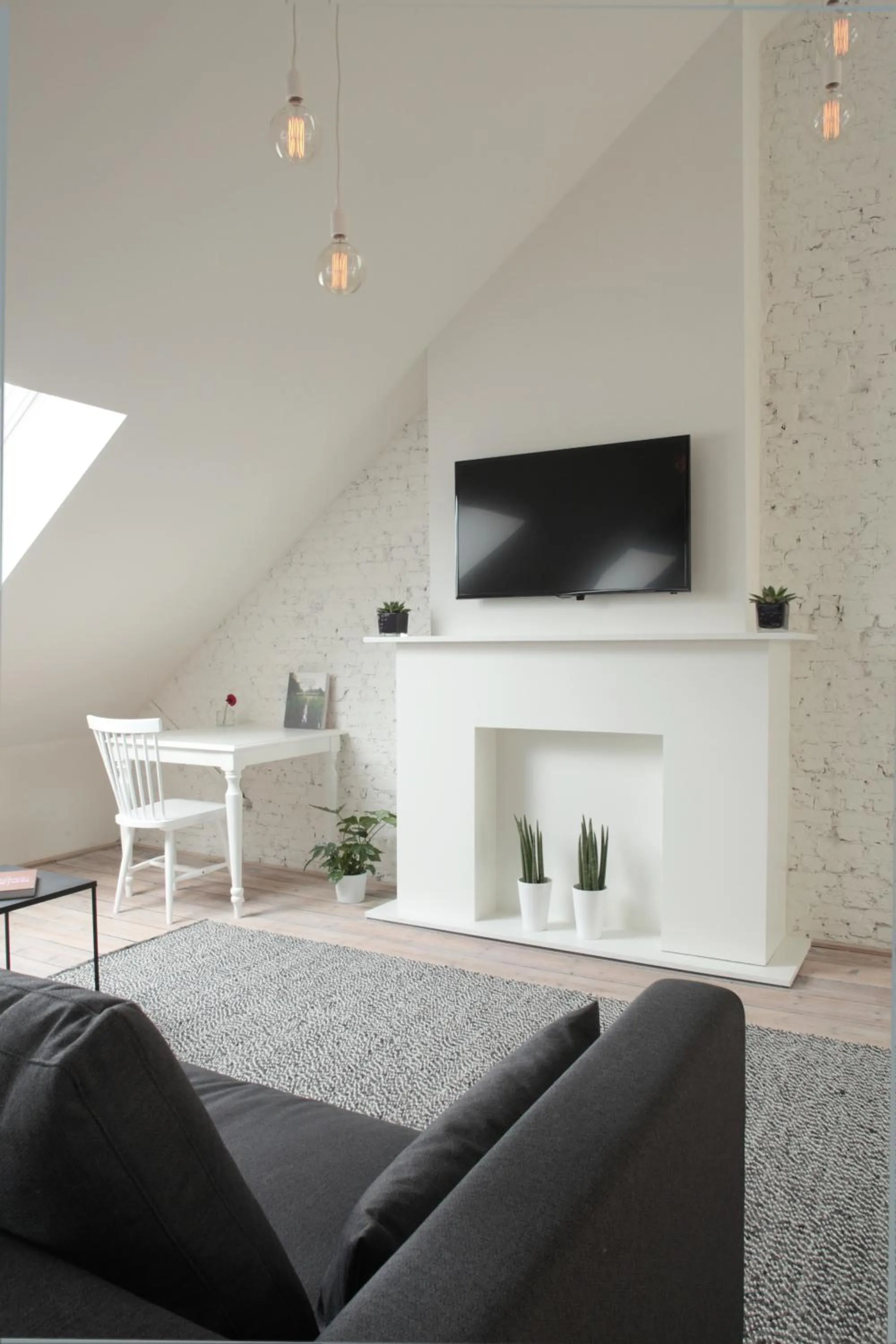 TV and multimedia in Maison Nationale City Flats & Suites