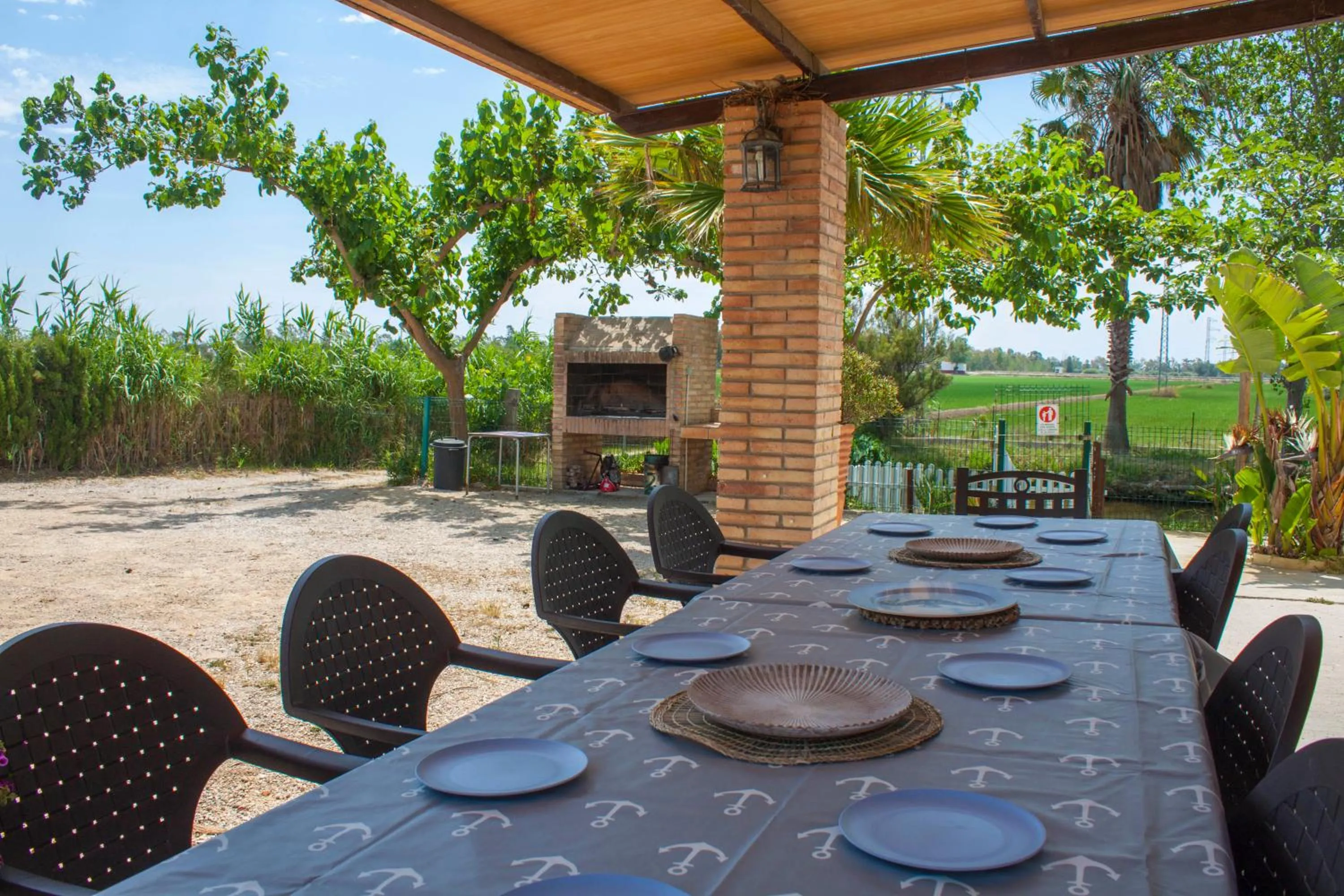 Patio in Paradise Ebro 2