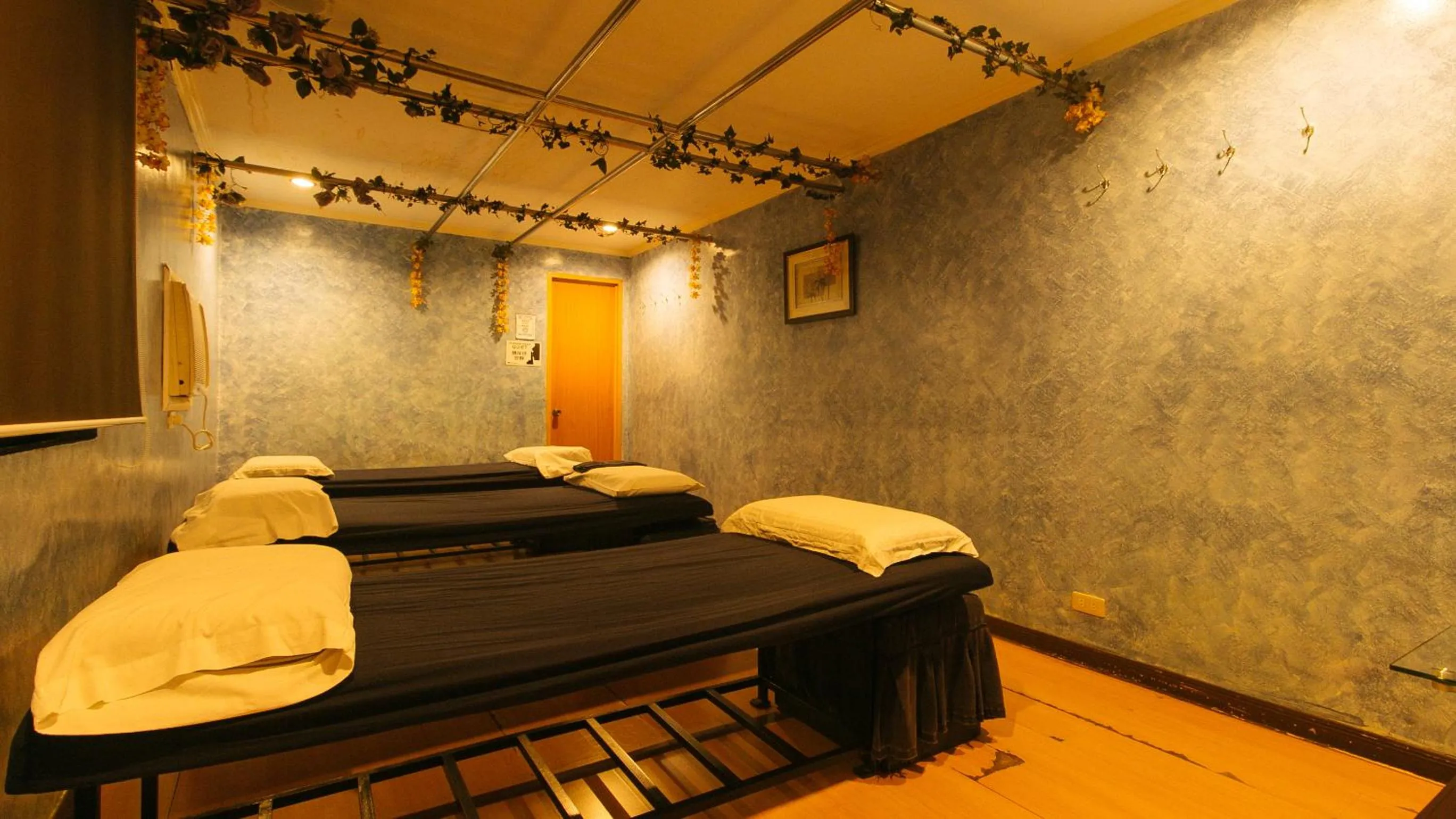 Spa and wellness centre/facilities, Bed in Peace Hotel by RedDoorz