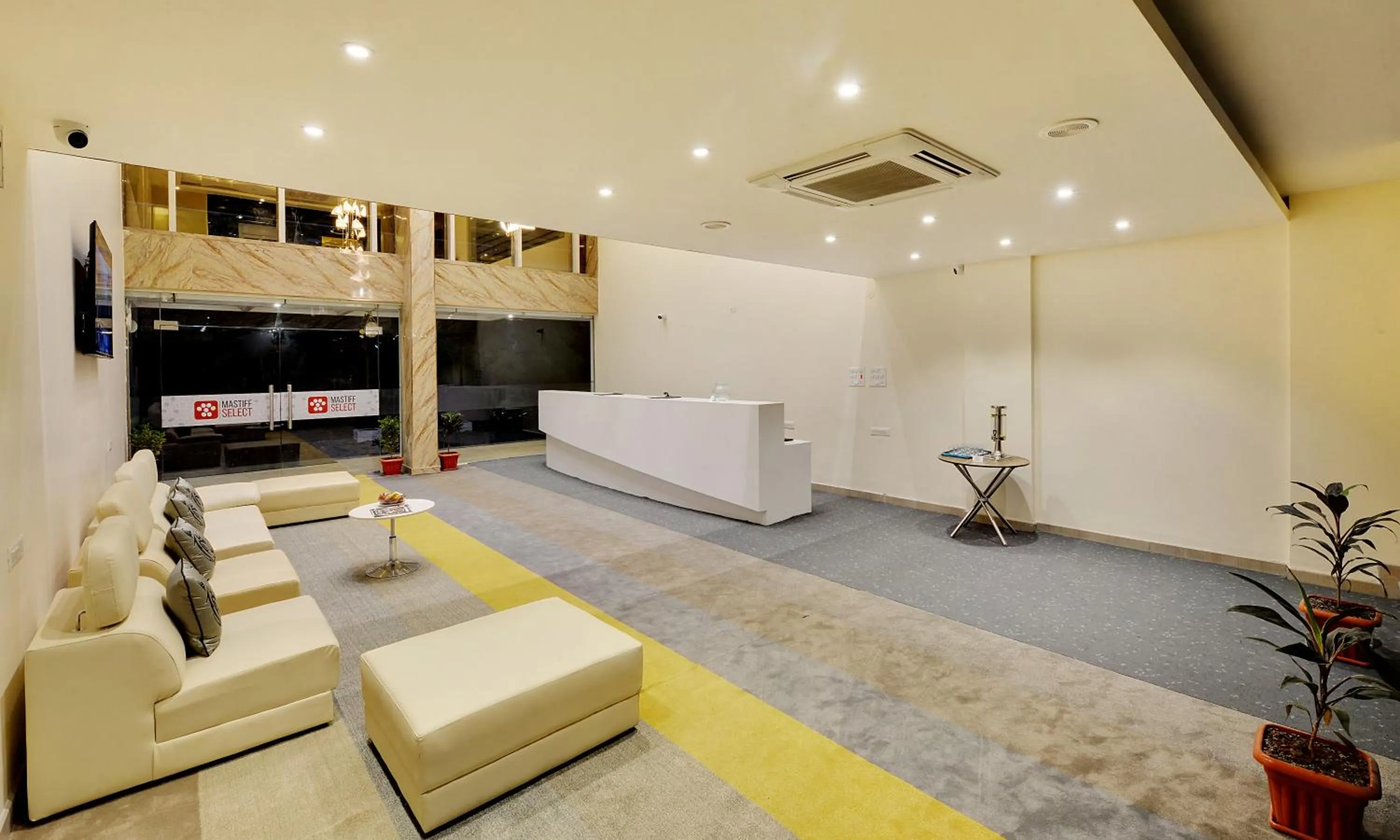 Lobby or reception in Mastiff Select Gulbarga Hotel