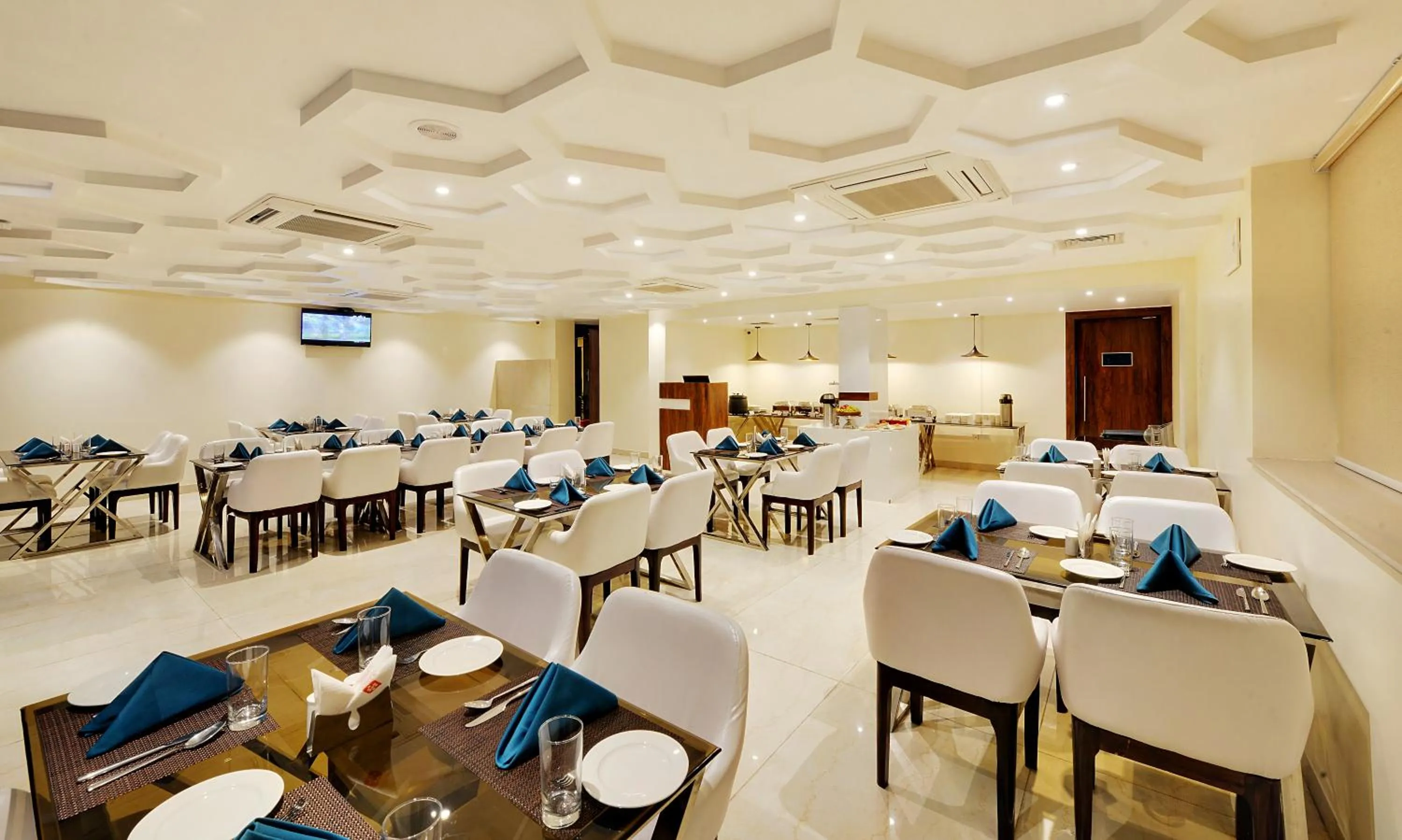 Restaurant/places to eat in Mastiff Select Gulbarga Hotel