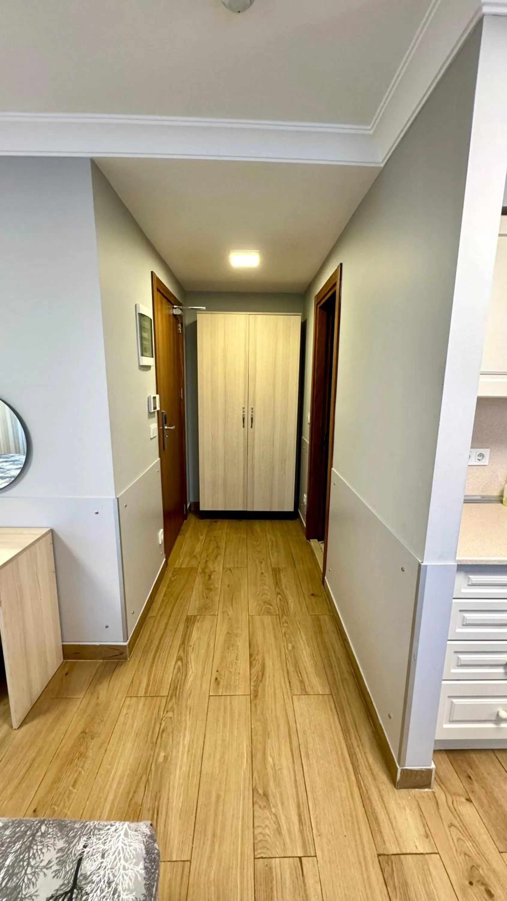 wardrobe in Seven Studıos Sultanahmet