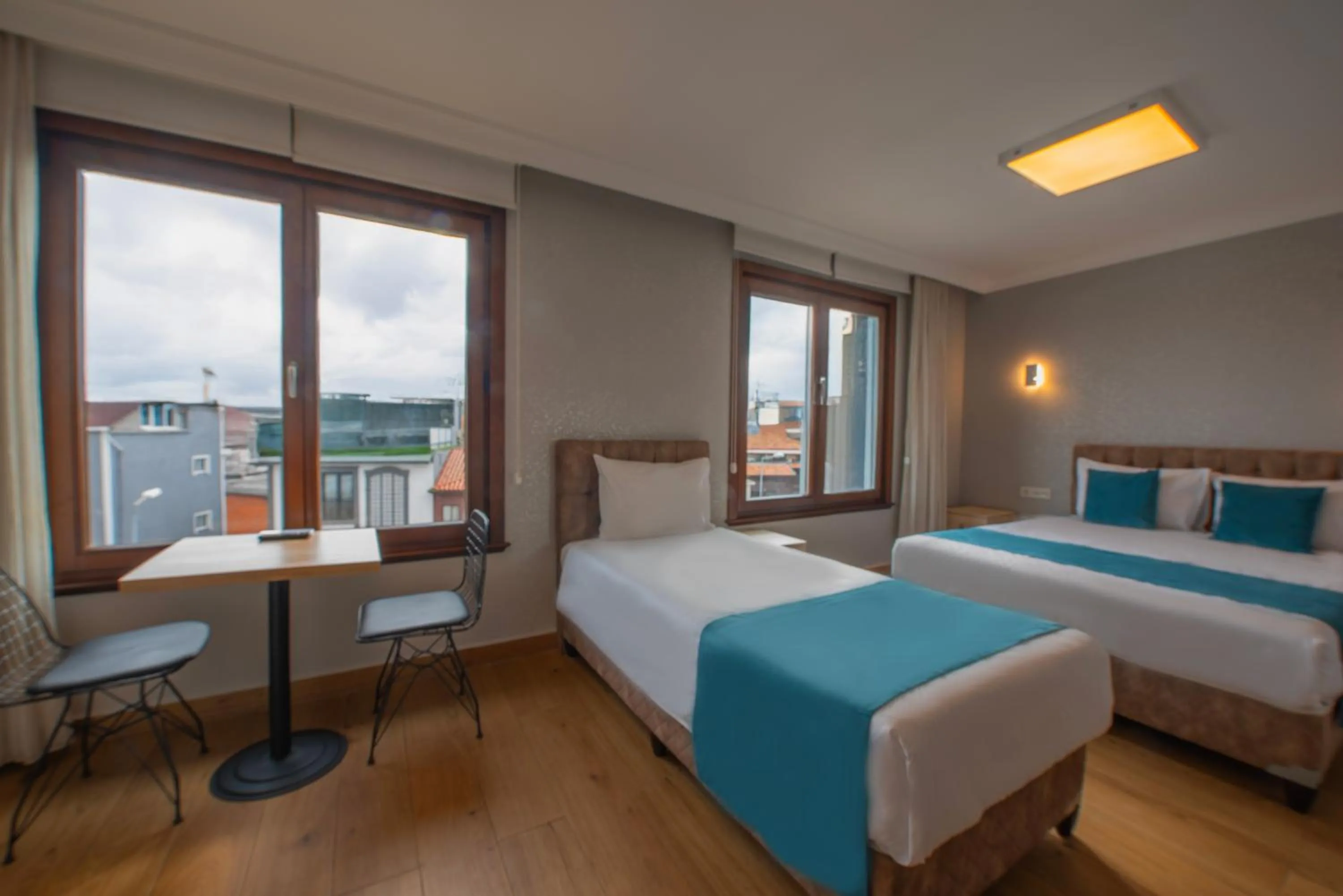 Photo of the whole room, Bed in Seven Studıos Sultanahmet