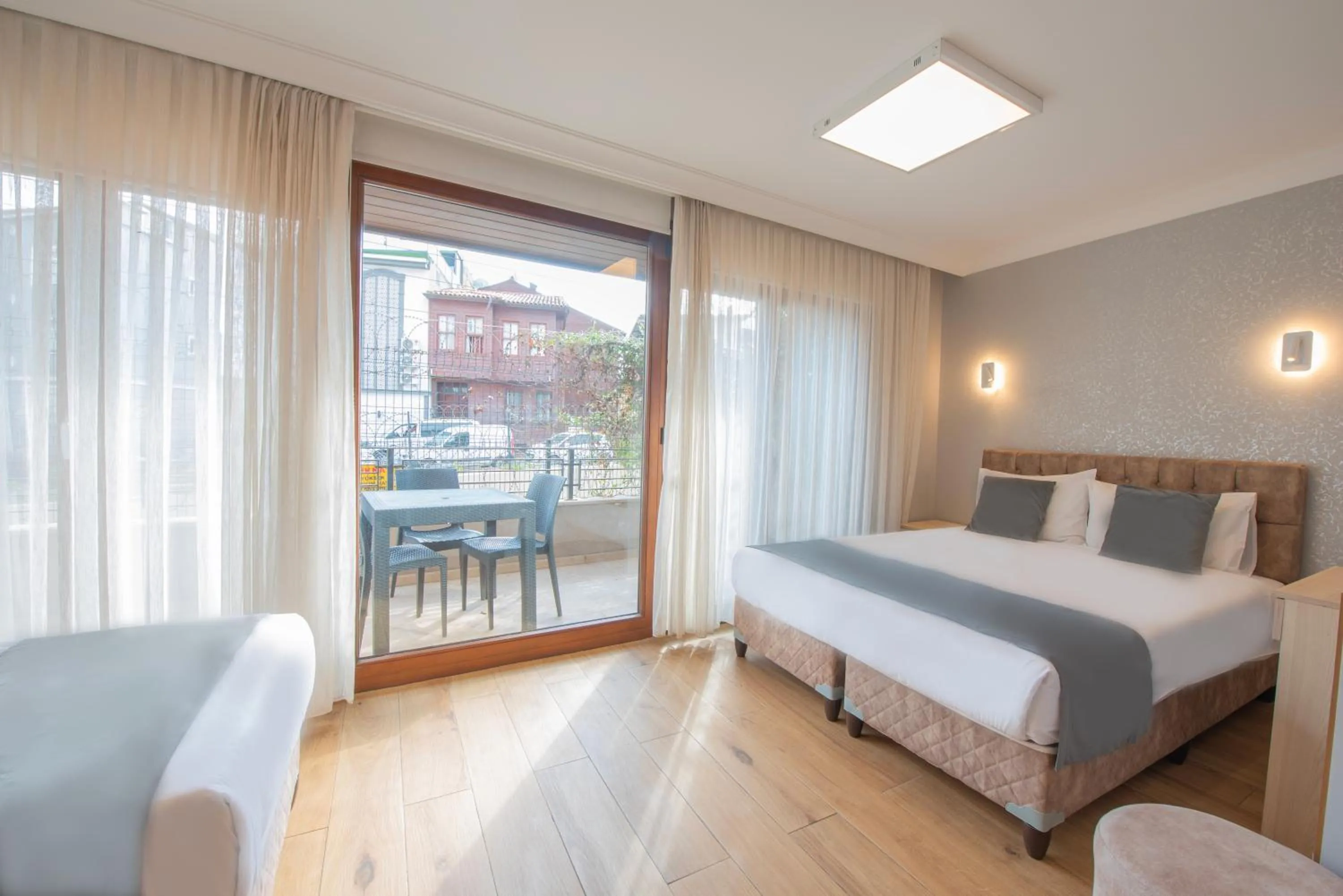 Photo of the whole room, Bed in Seven Studıos Sultanahmet