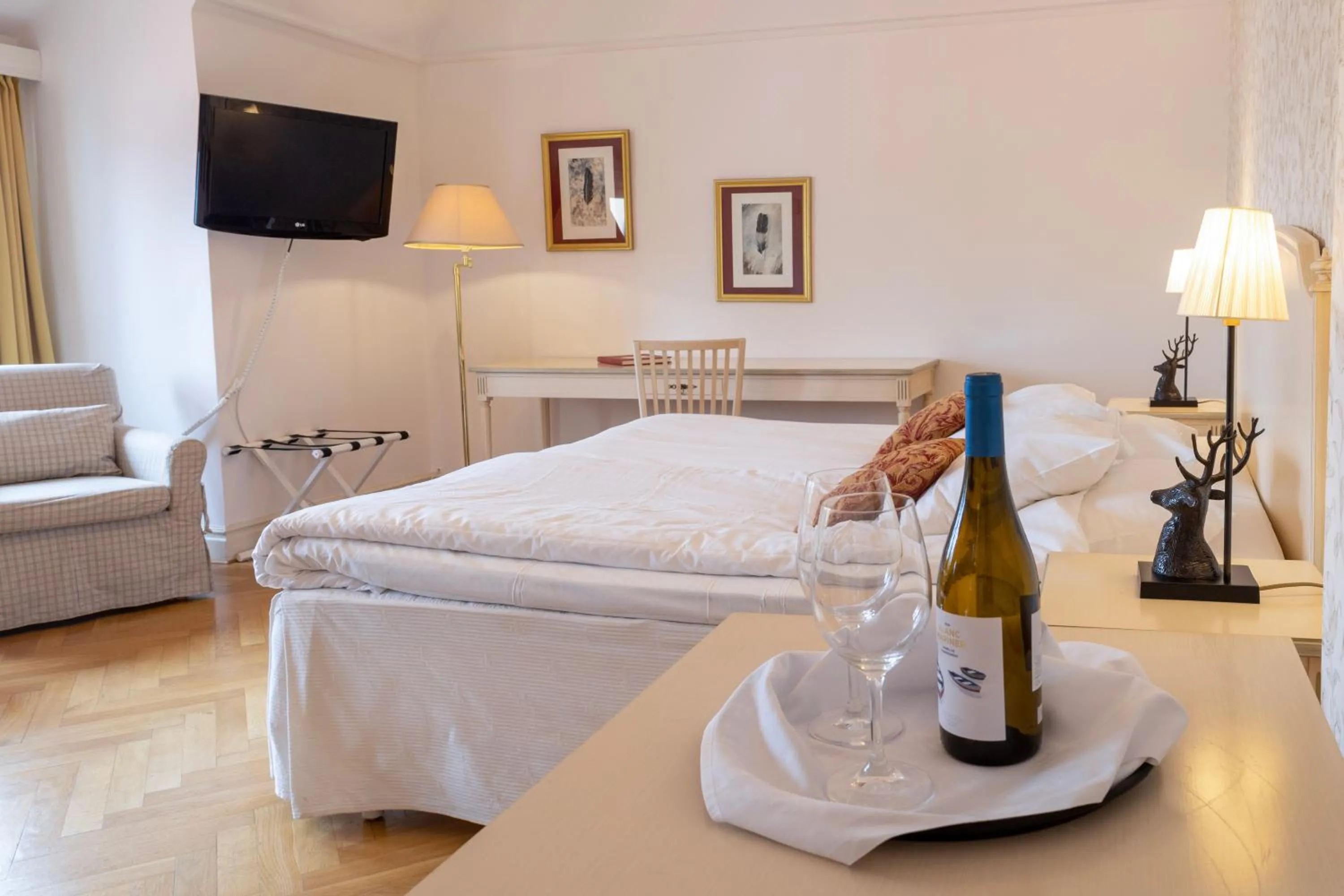 Bed in Möckelsnäs Herrgård