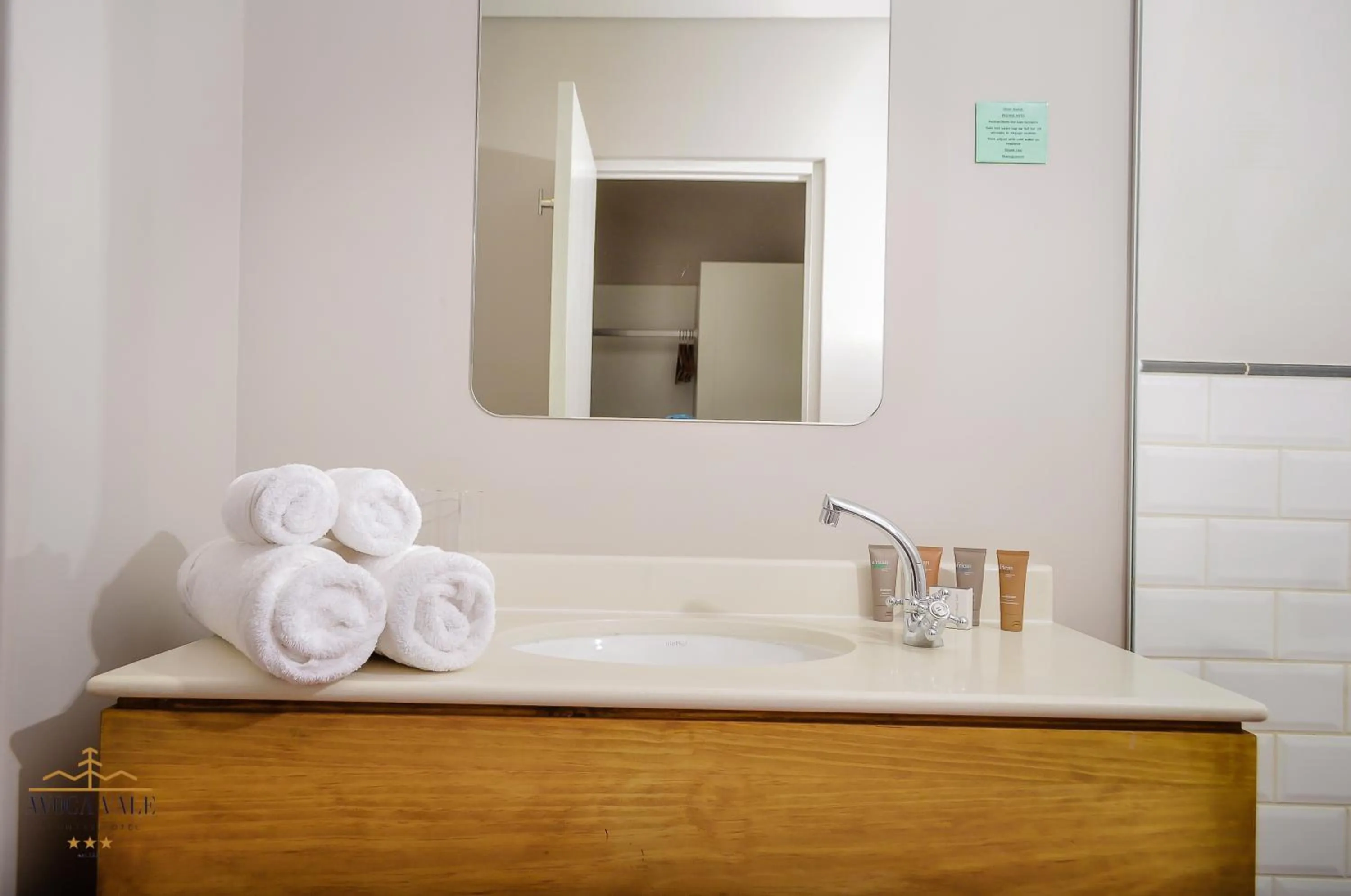 Bathroom in Avoca Vale Country Hotel