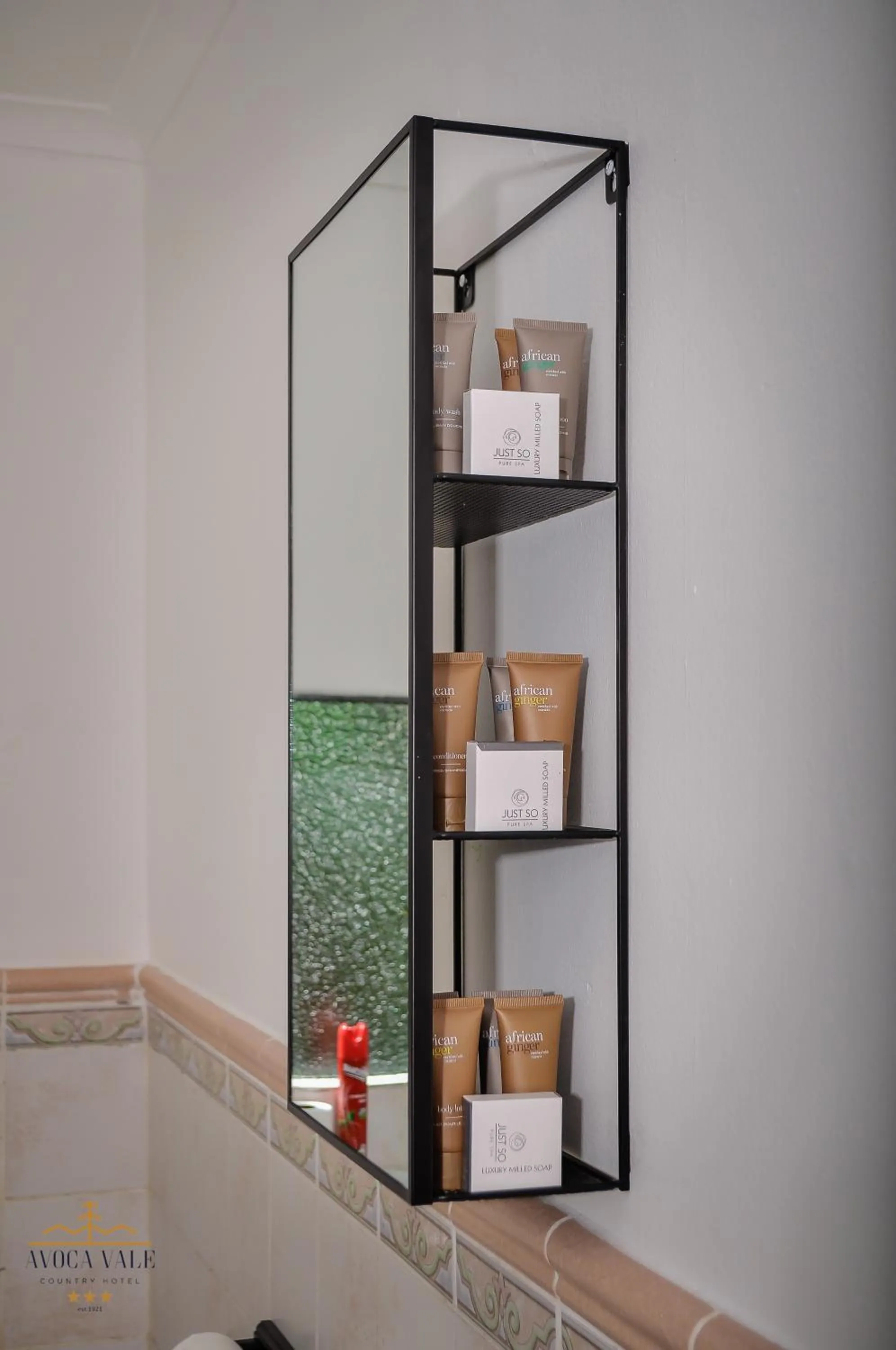 Bathroom in Avoca Vale Country Hotel