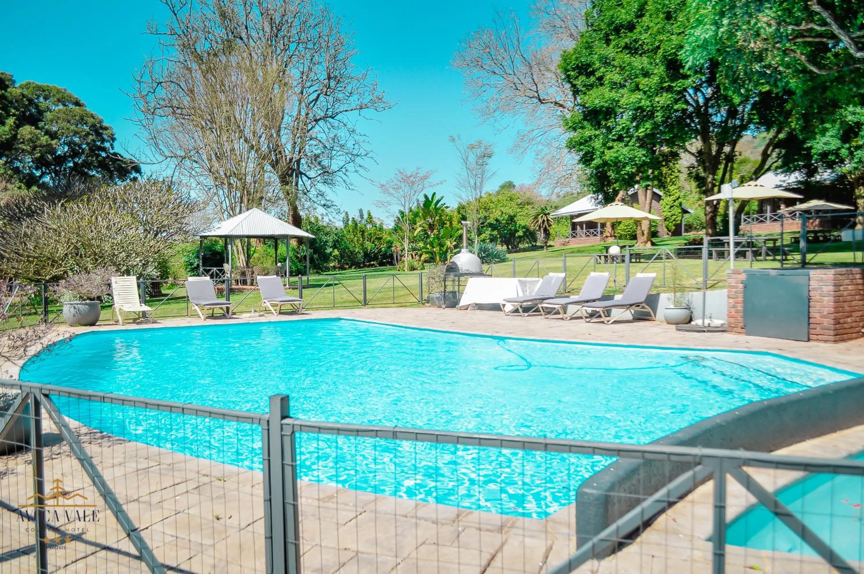 Pool view in Avoca Vale Country Hotel