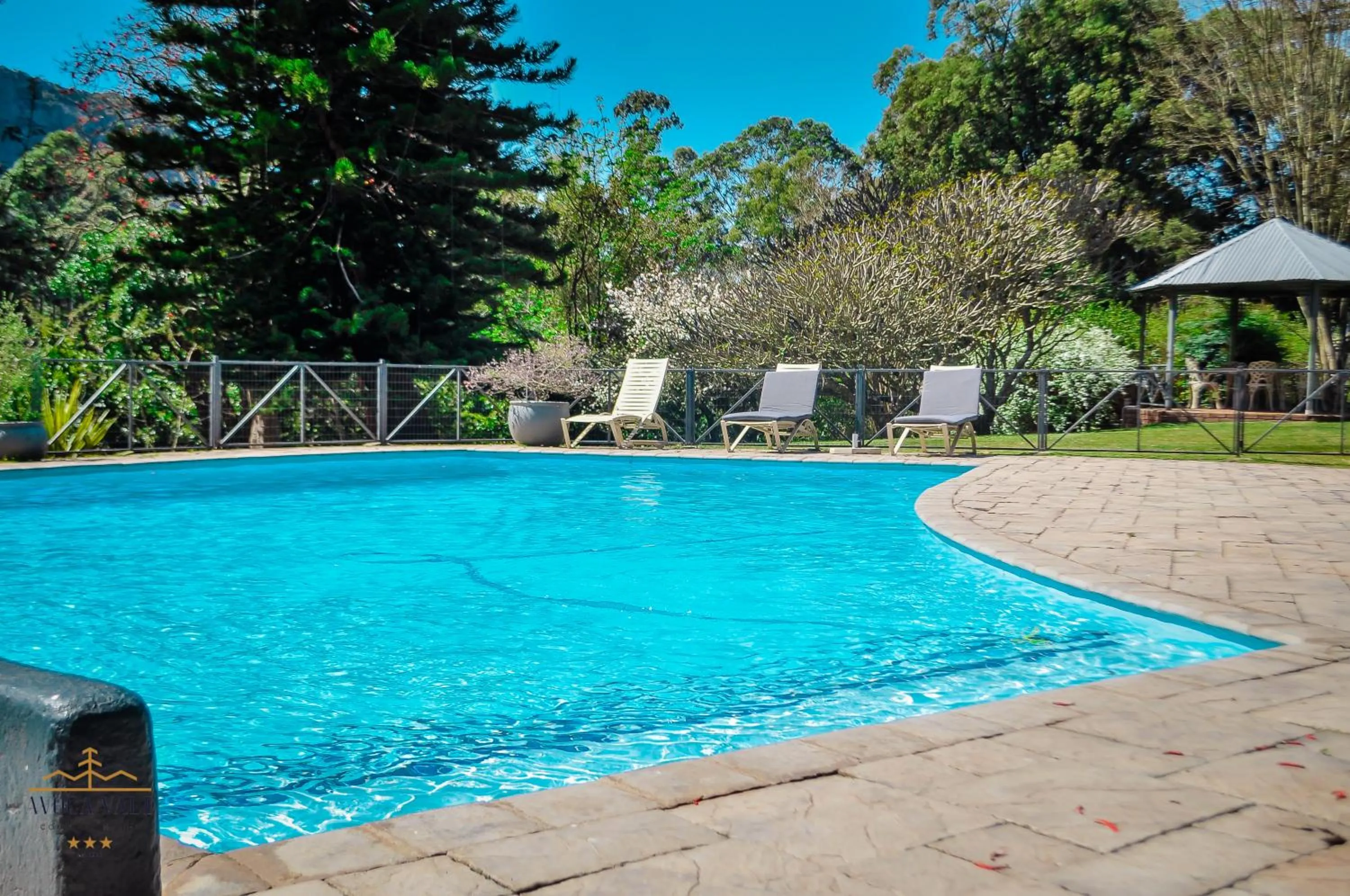 Swimming pool in Avoca Vale Country Hotel