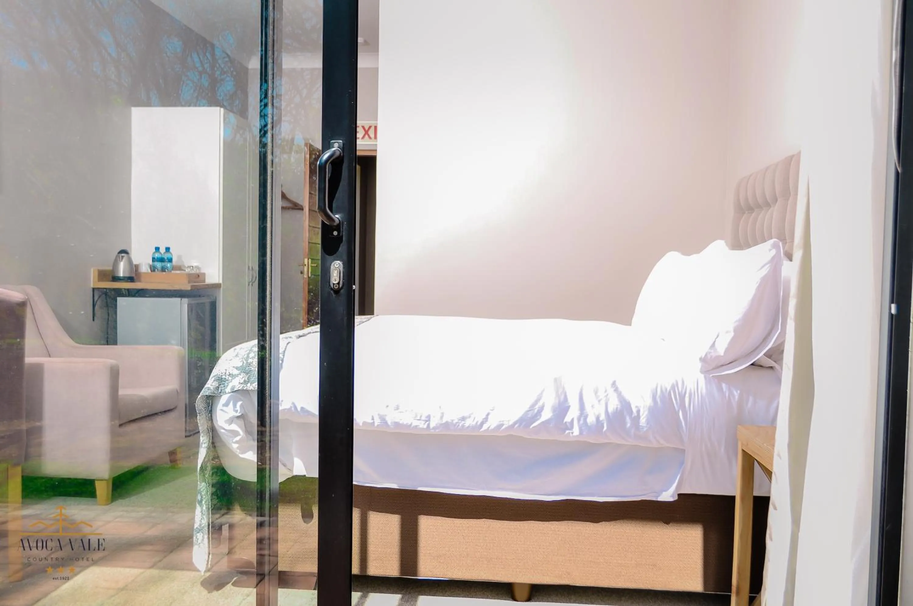 Bed in Avoca Vale Country Hotel