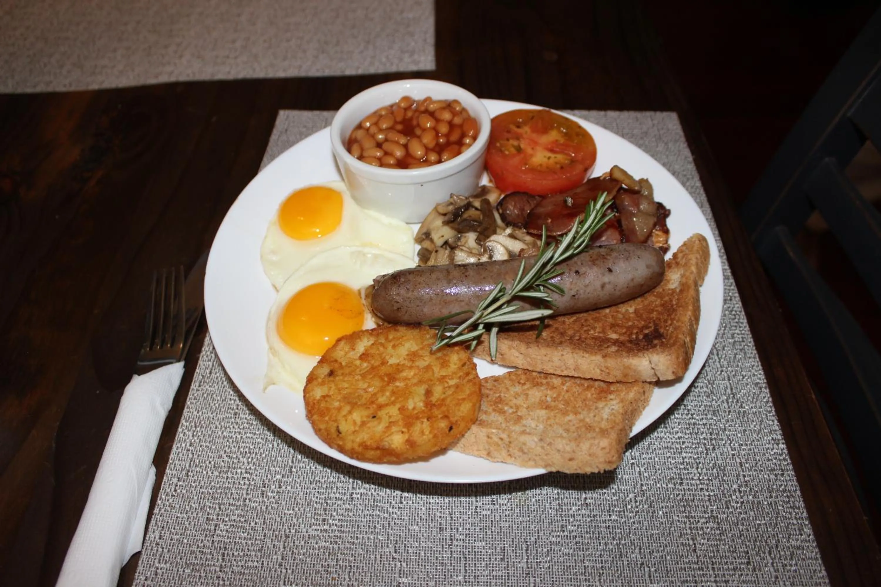 Breakfast in Avoca Vale Country Hotel