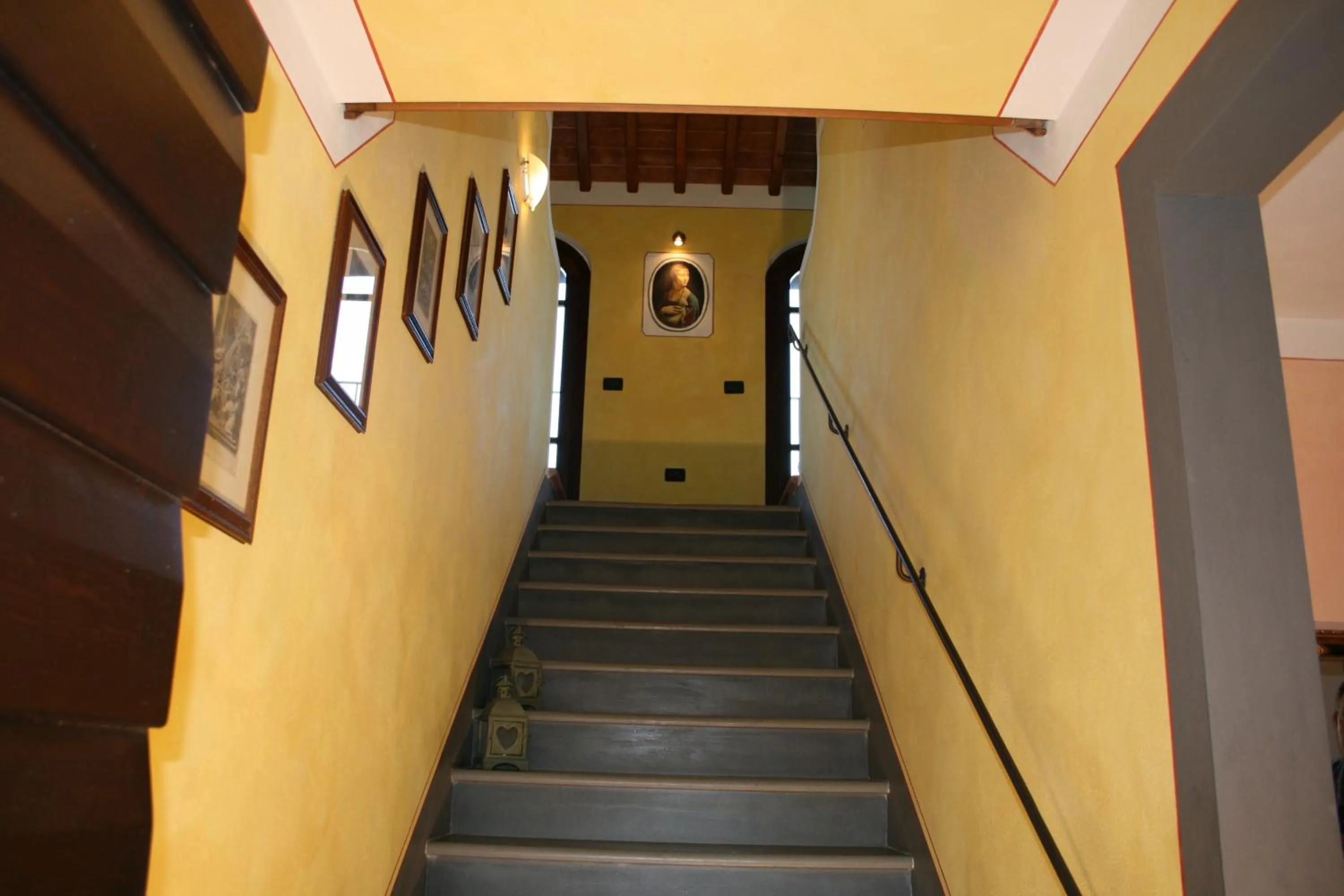 Decorative detail in Villa Antica Sosta Renai
