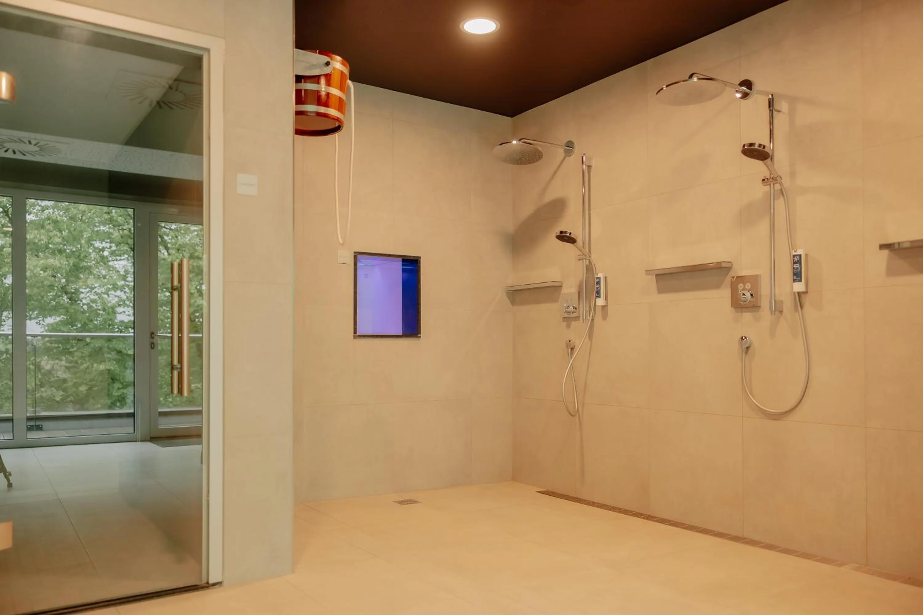 Shower in VIA PLAZA Meppen by Hackmann