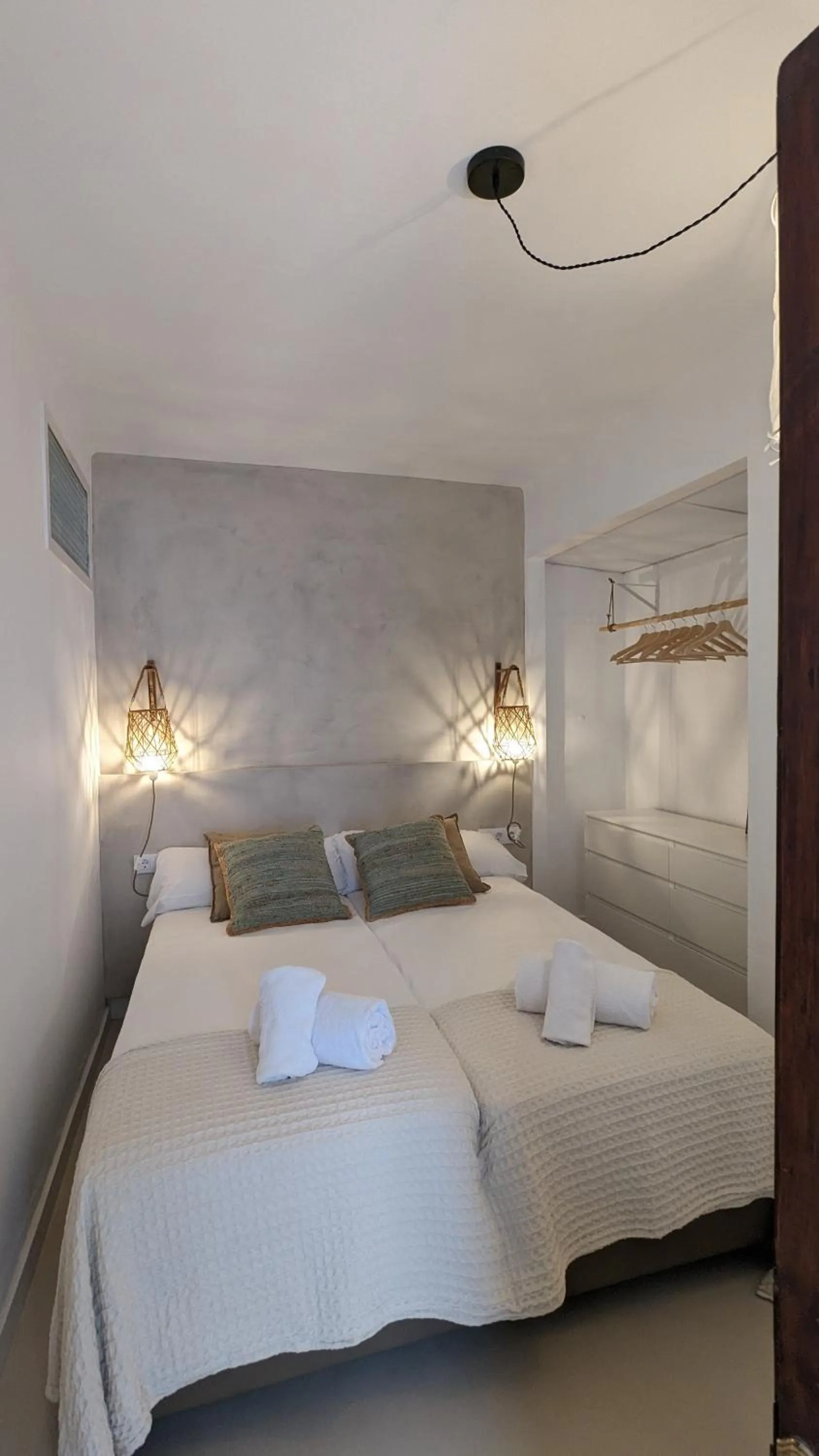 Bed in Hostal Es Niu de Tamariu